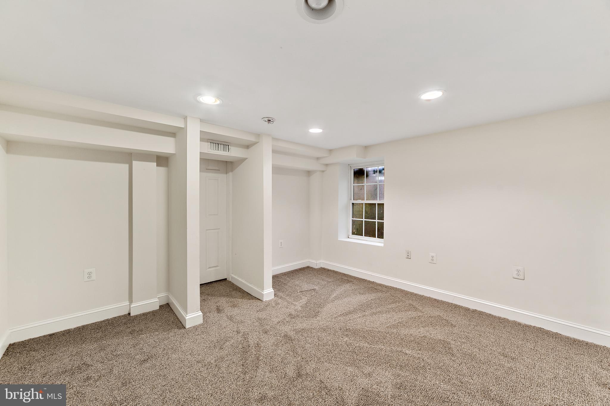 FOXHILLS - Residential