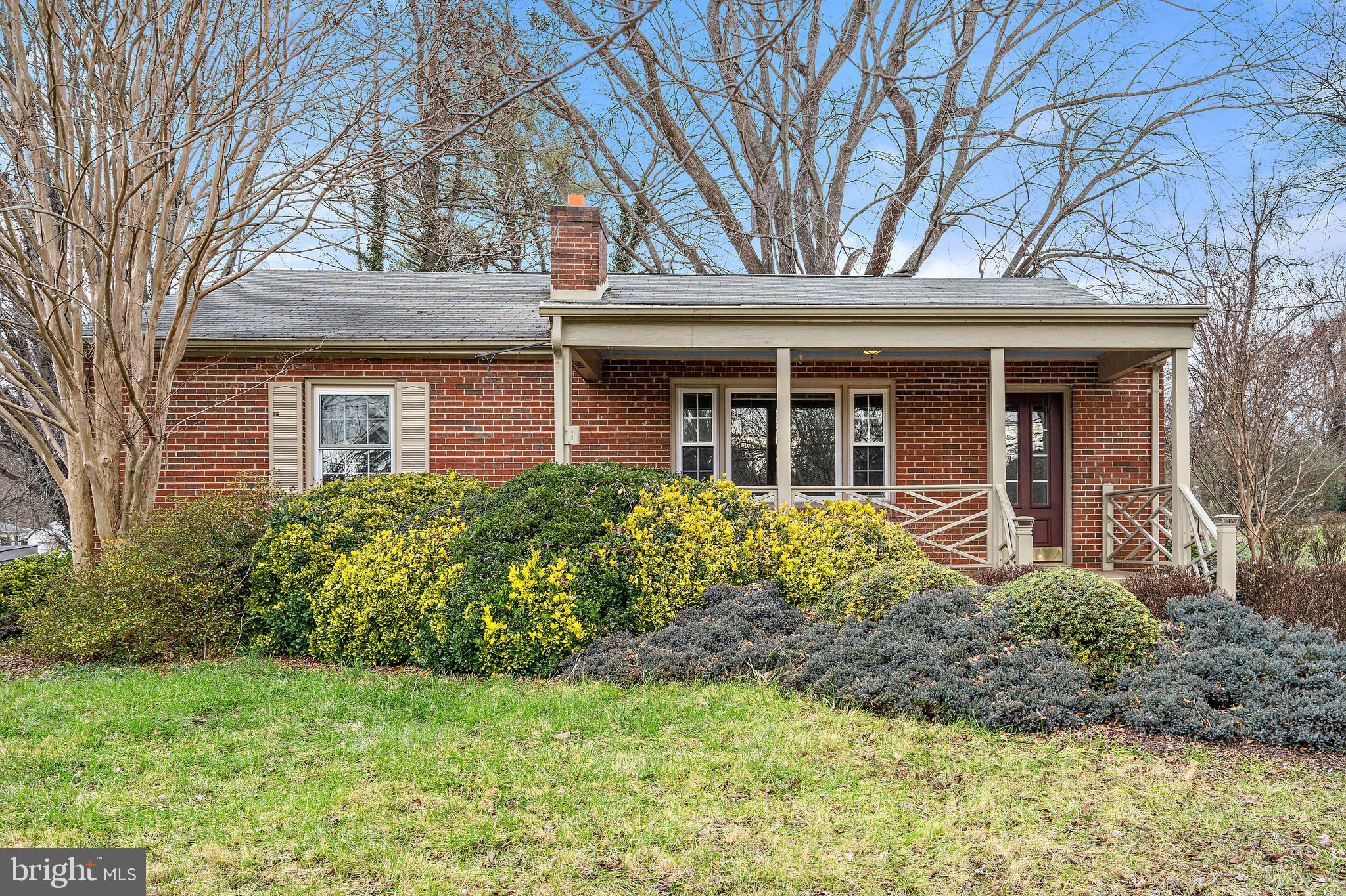 FOXHILLS - Residential