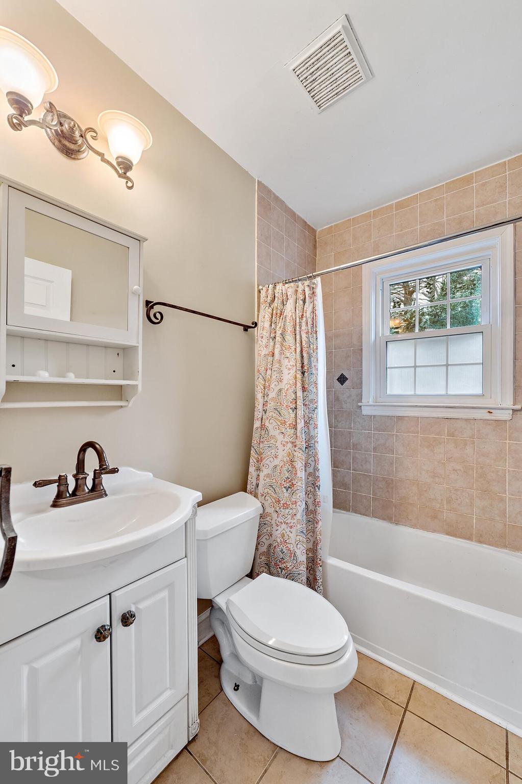 FOXHILLS - Residential