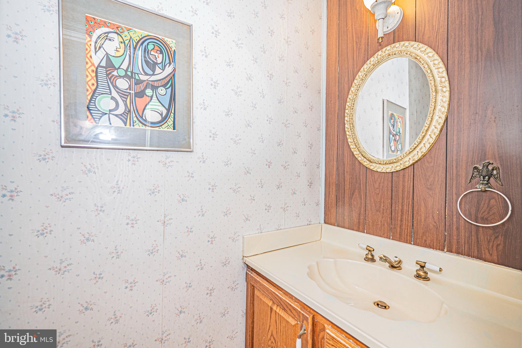 SHADY GROVE VILLAGE - Residential