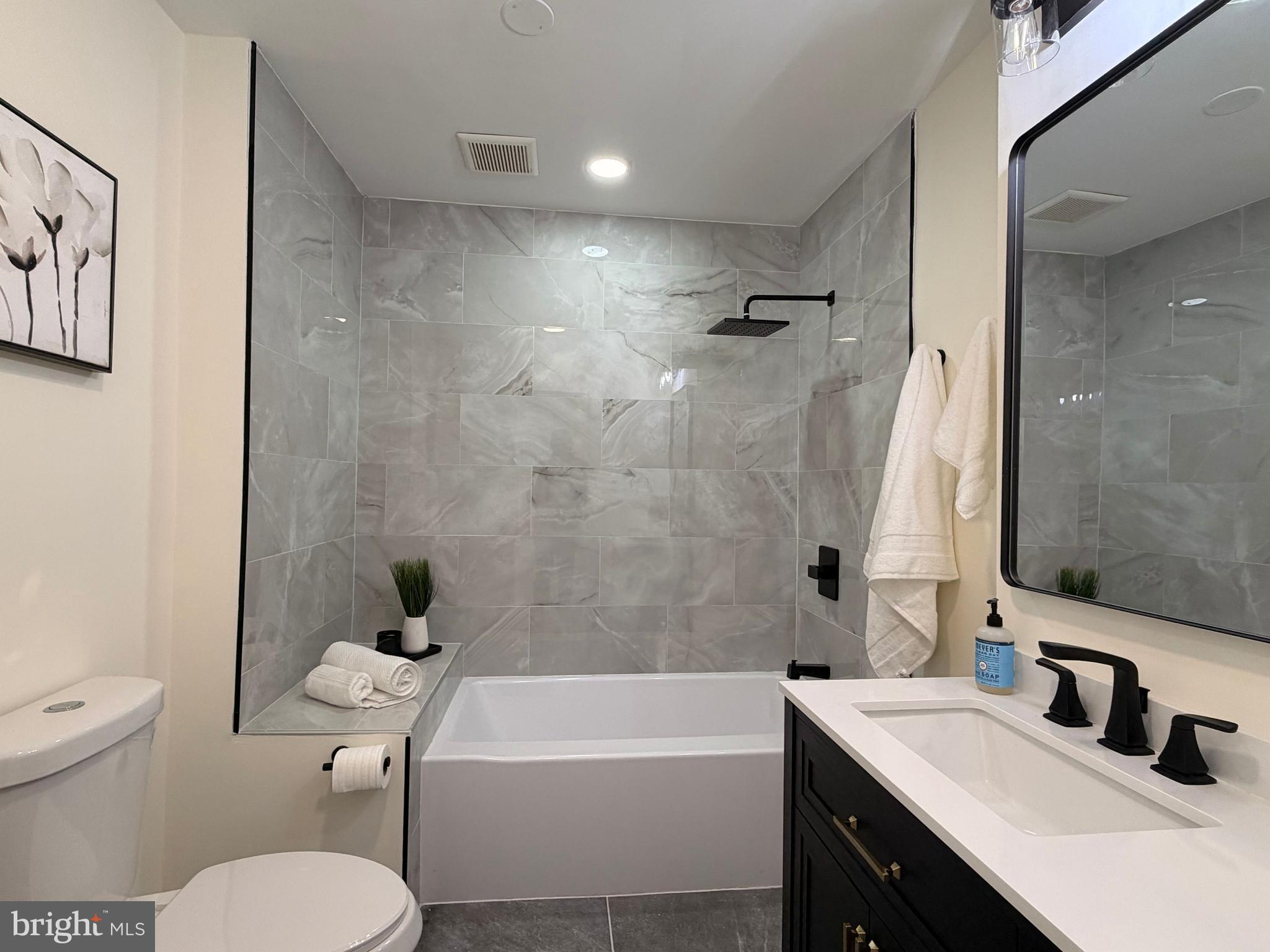 POOKS HILL - Residential