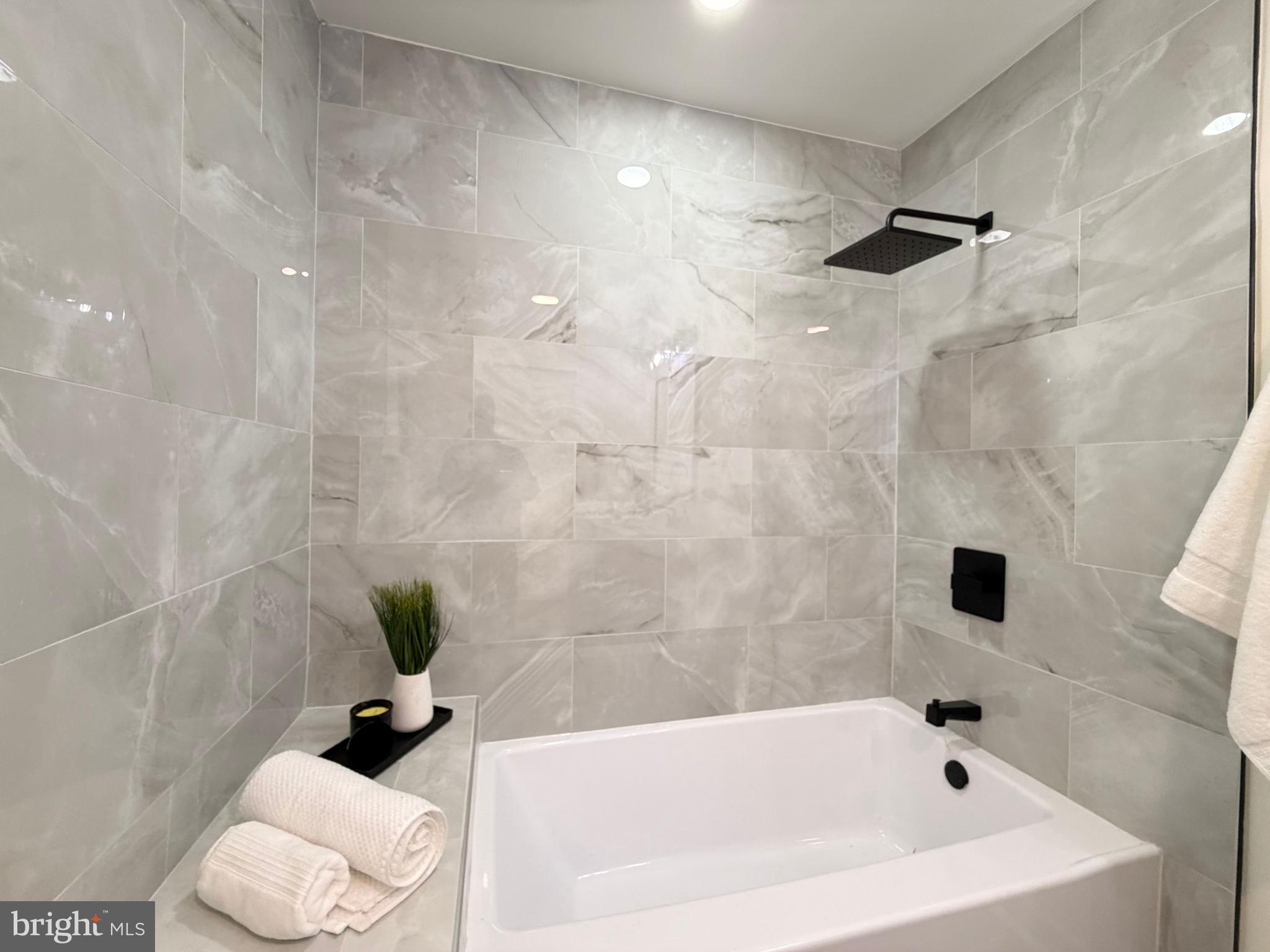 POOKS HILL - Residential