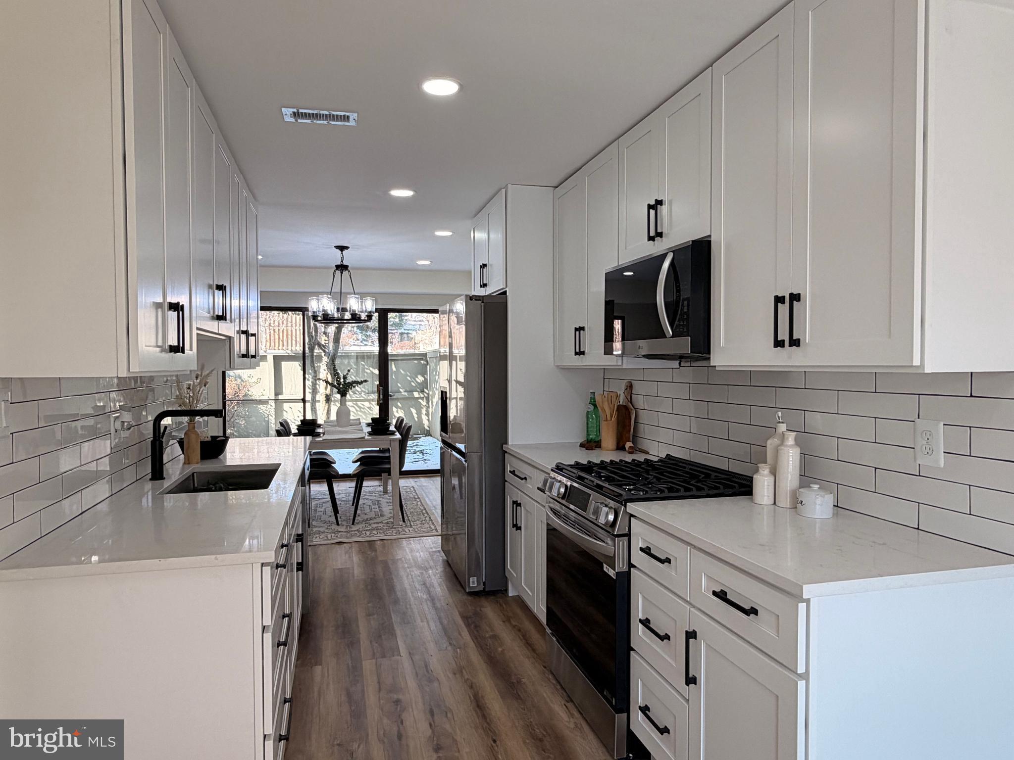 POOKS HILL - Residential