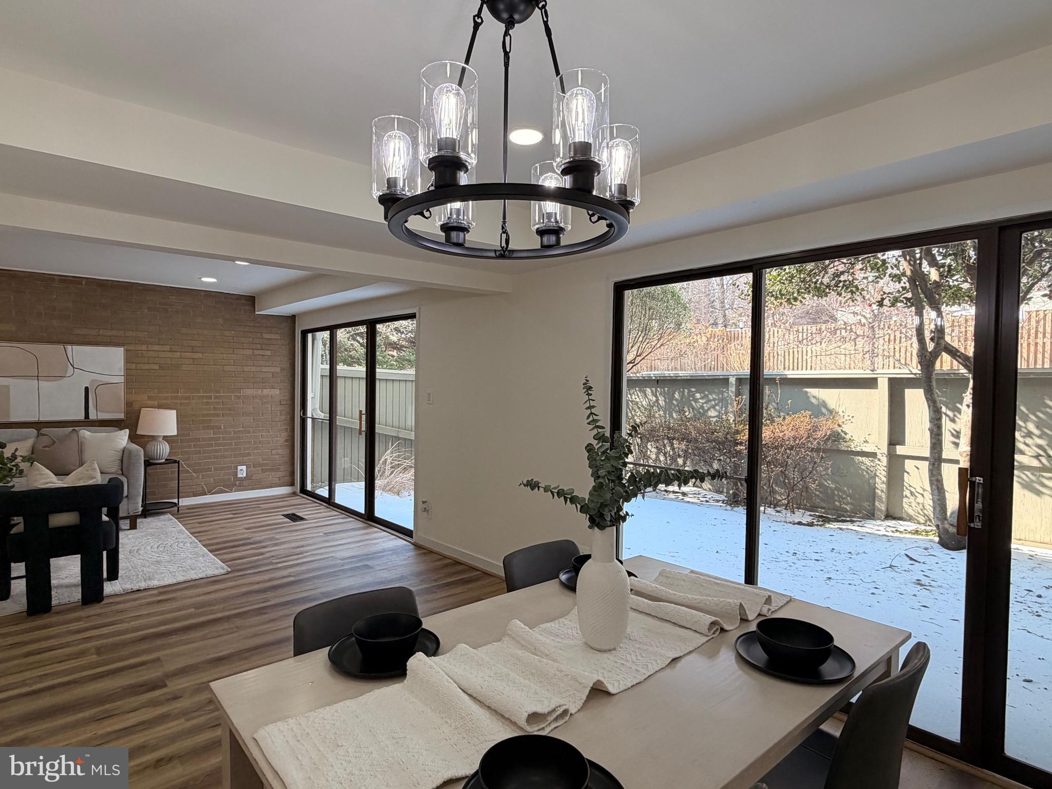 POOKS HILL - Residential