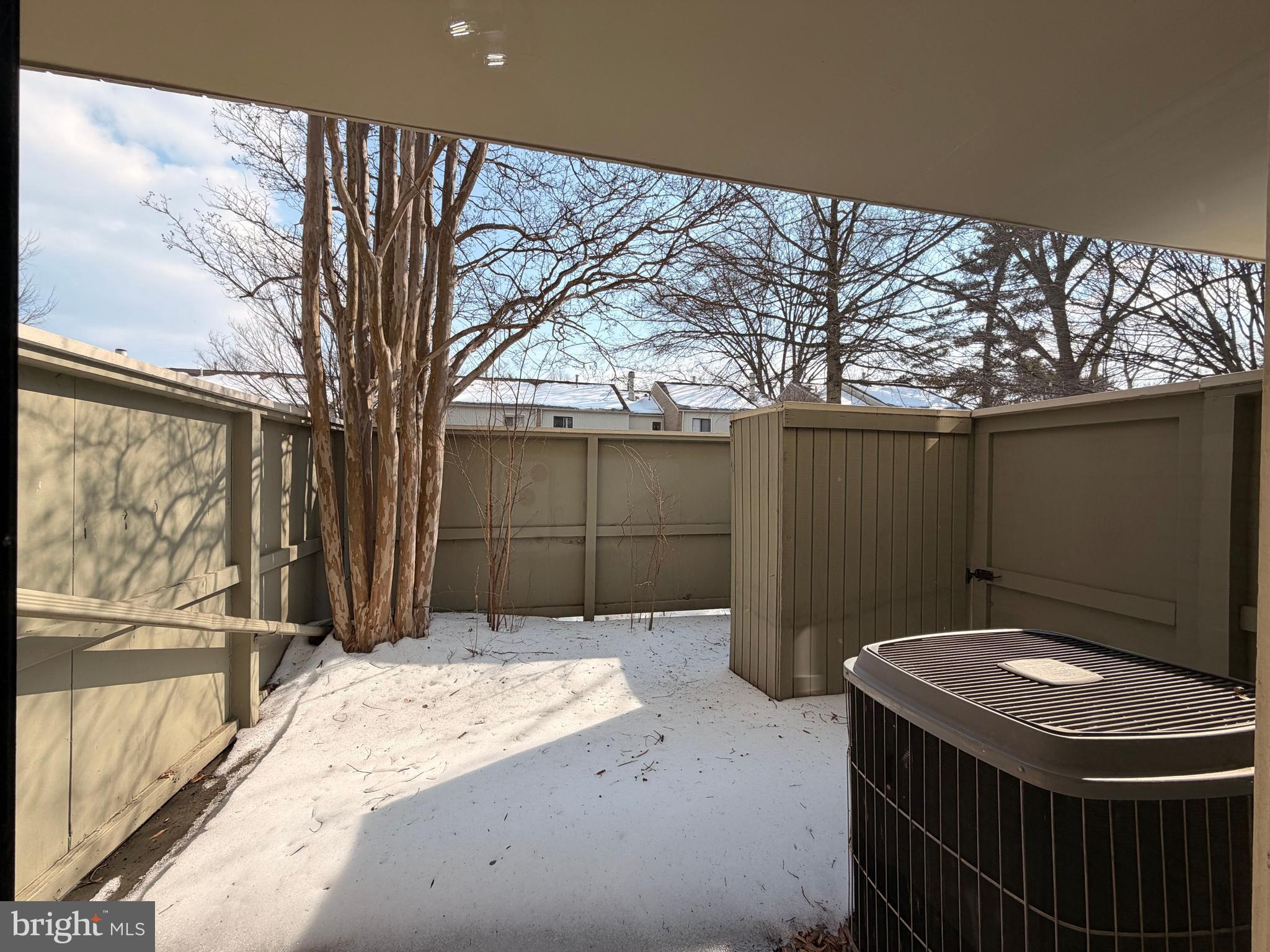 POOKS HILL - Residential