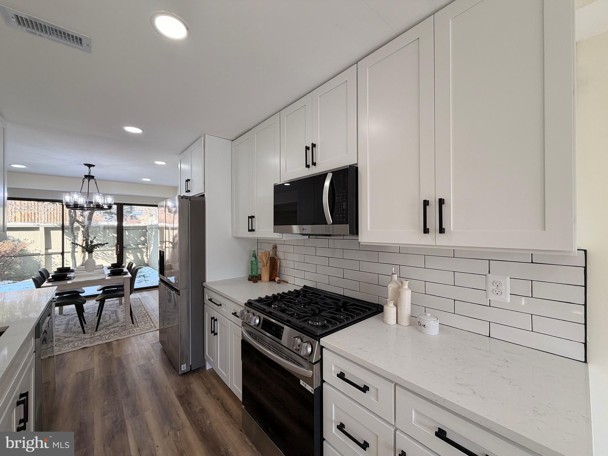 POOKS HILL - Residential