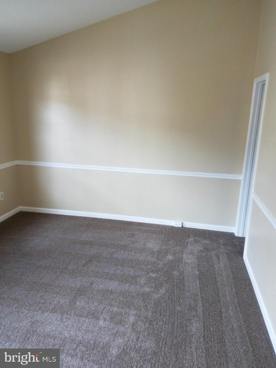 HAMPTON OAKS - Residential Lease