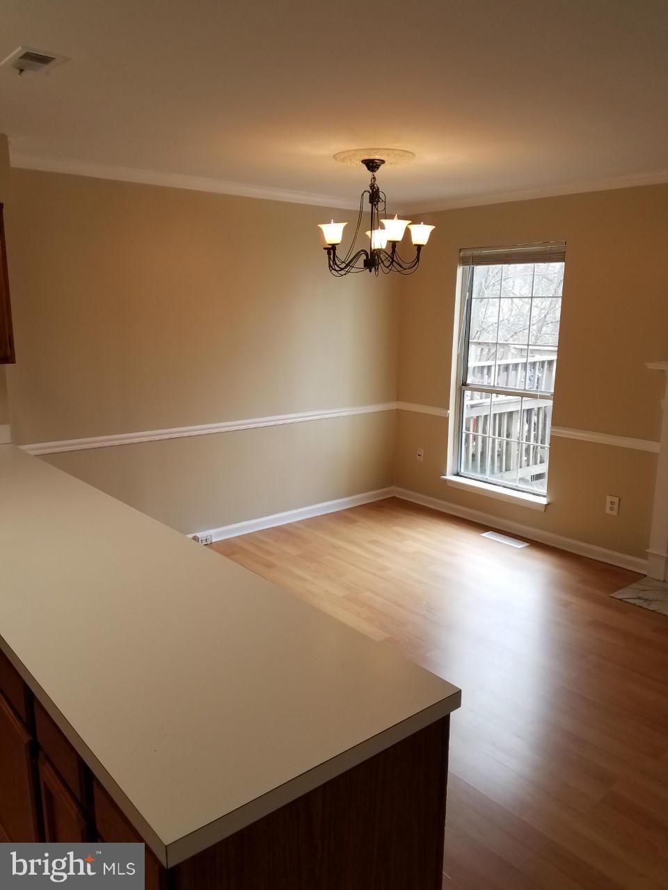 HAMPTON OAKS - Residential Lease