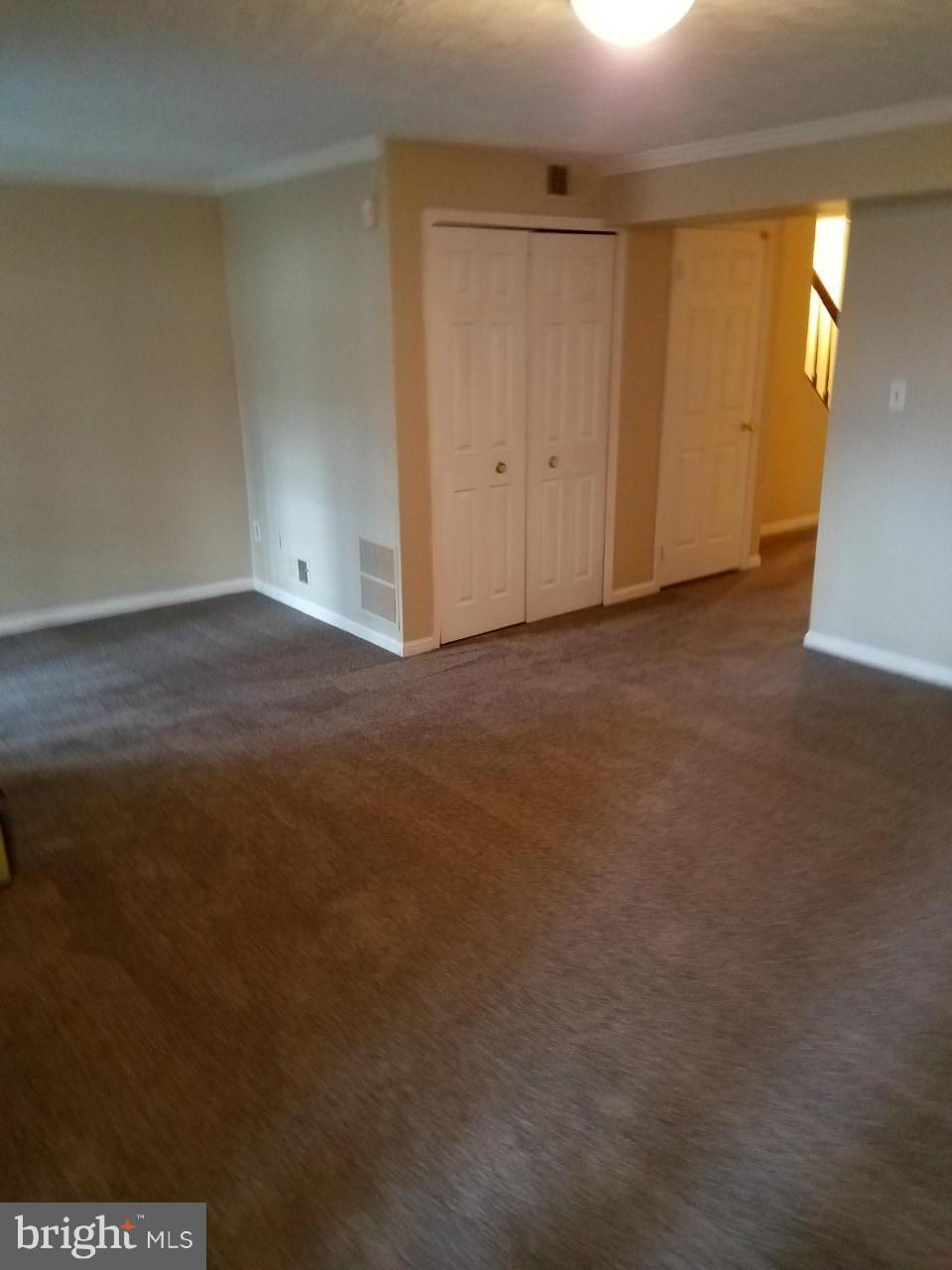 HAMPTON OAKS - Residential Lease