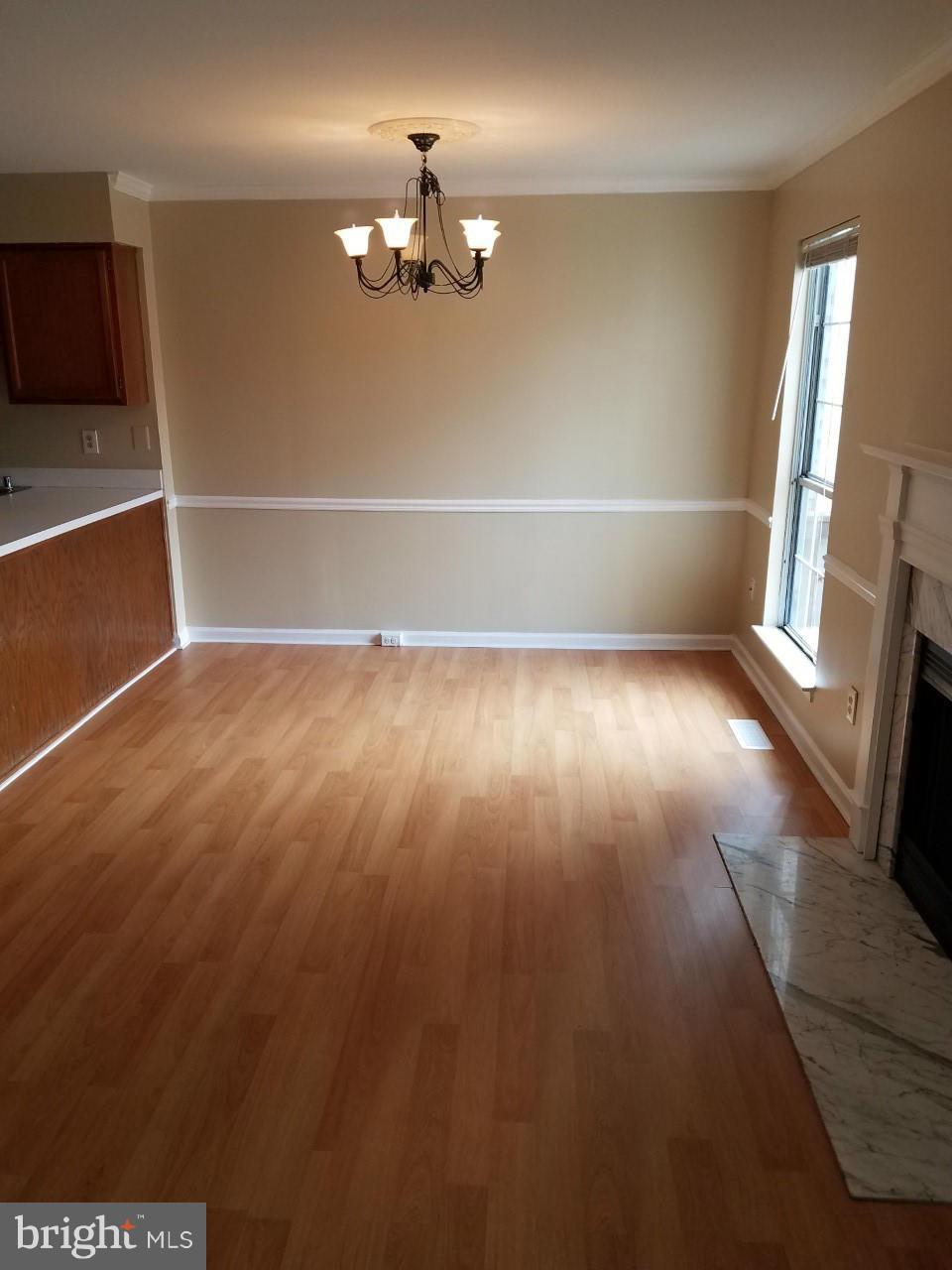 HAMPTON OAKS - Residential Lease