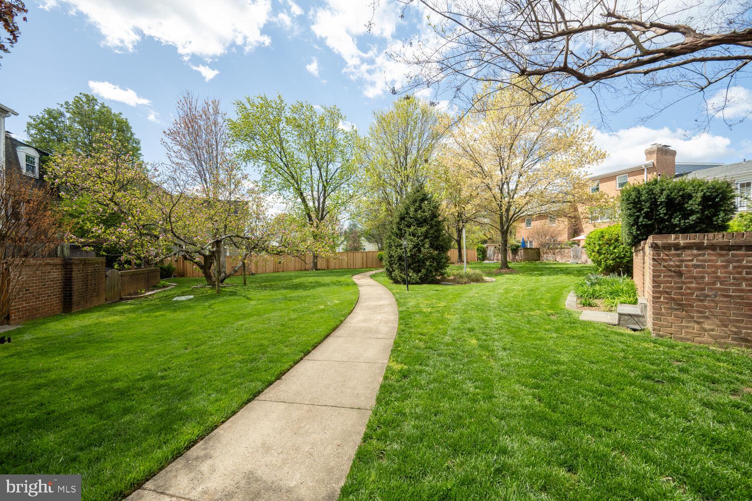 BARCROFT - Residential