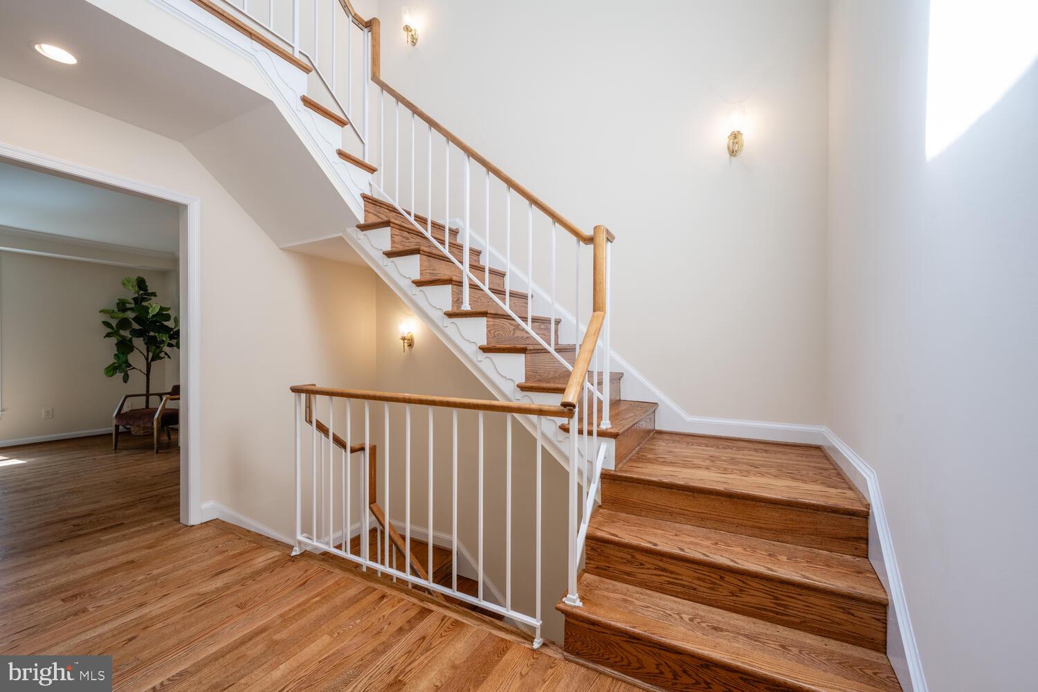 BARCROFT - Residential