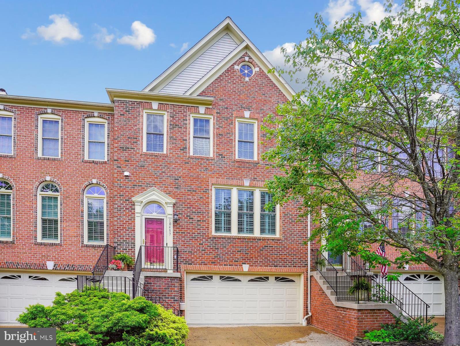 CRESTMONT TOWNHOUSES - Residential