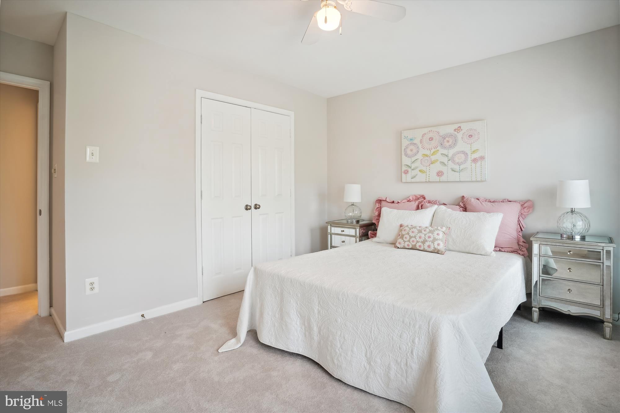 CRESTMONT TOWNHOUSES - Residential