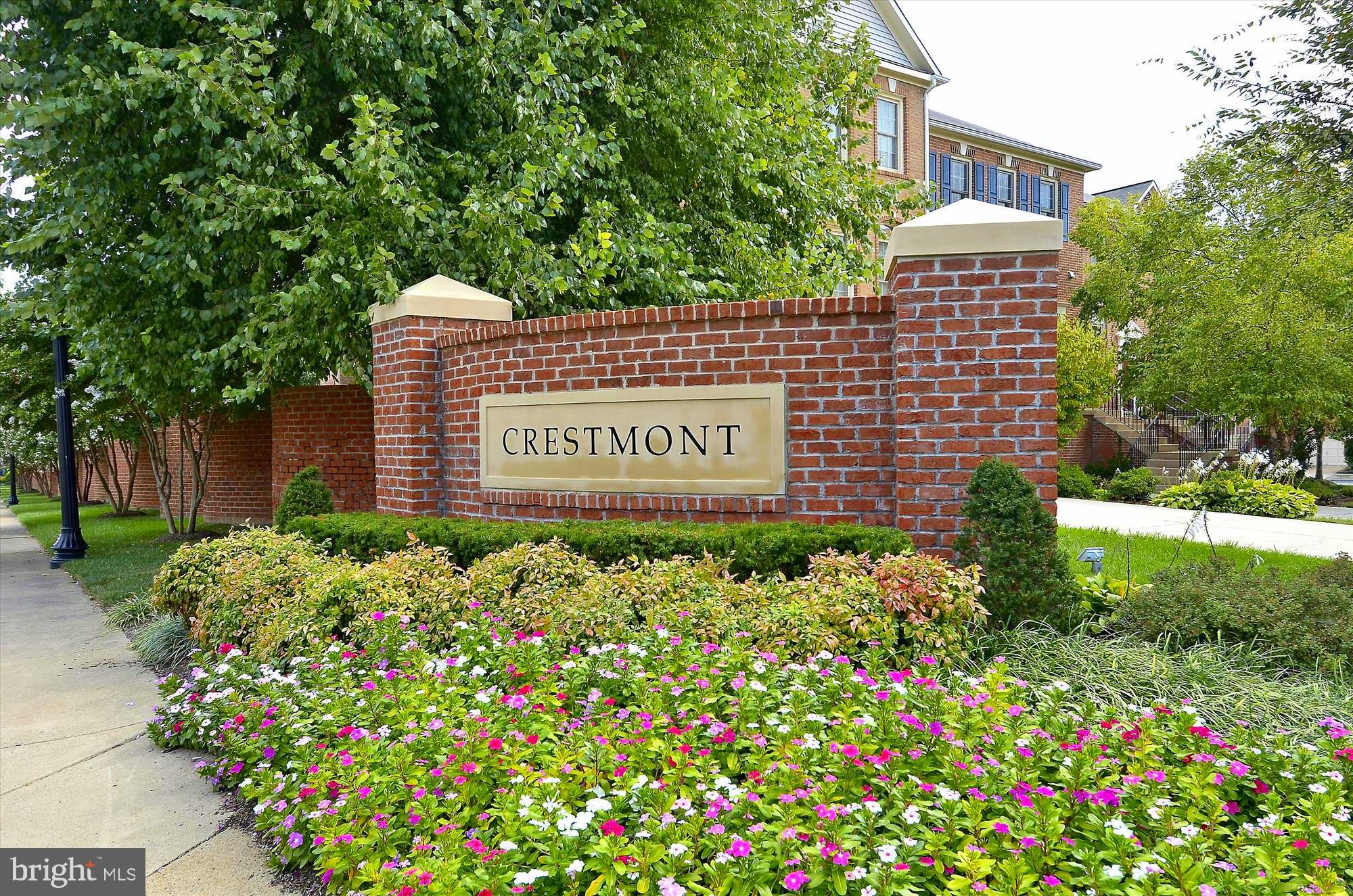 CRESTMONT TOWNHOUSES - Residential