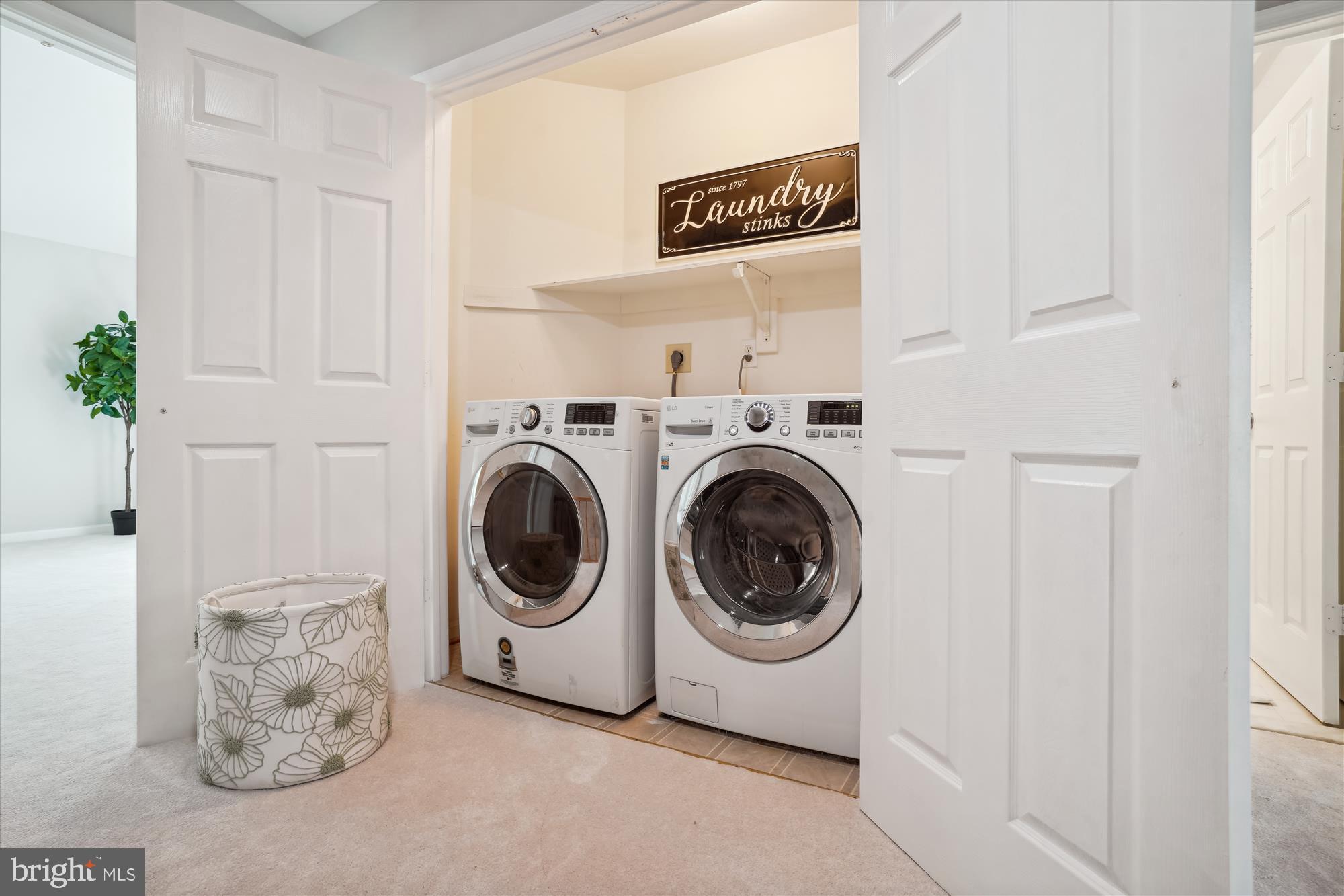 CRESTMONT TOWNHOUSES - Residential