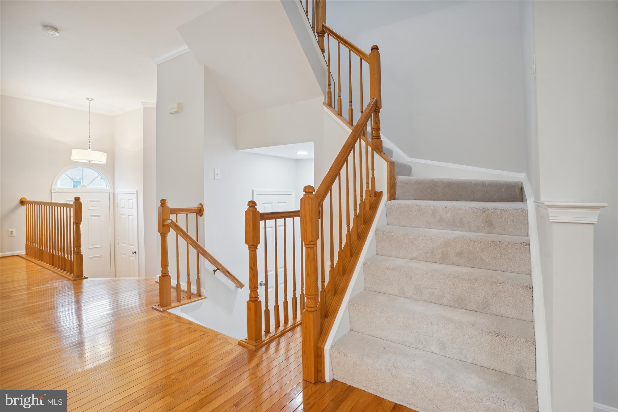 CRESTMONT TOWNHOUSES - Residential