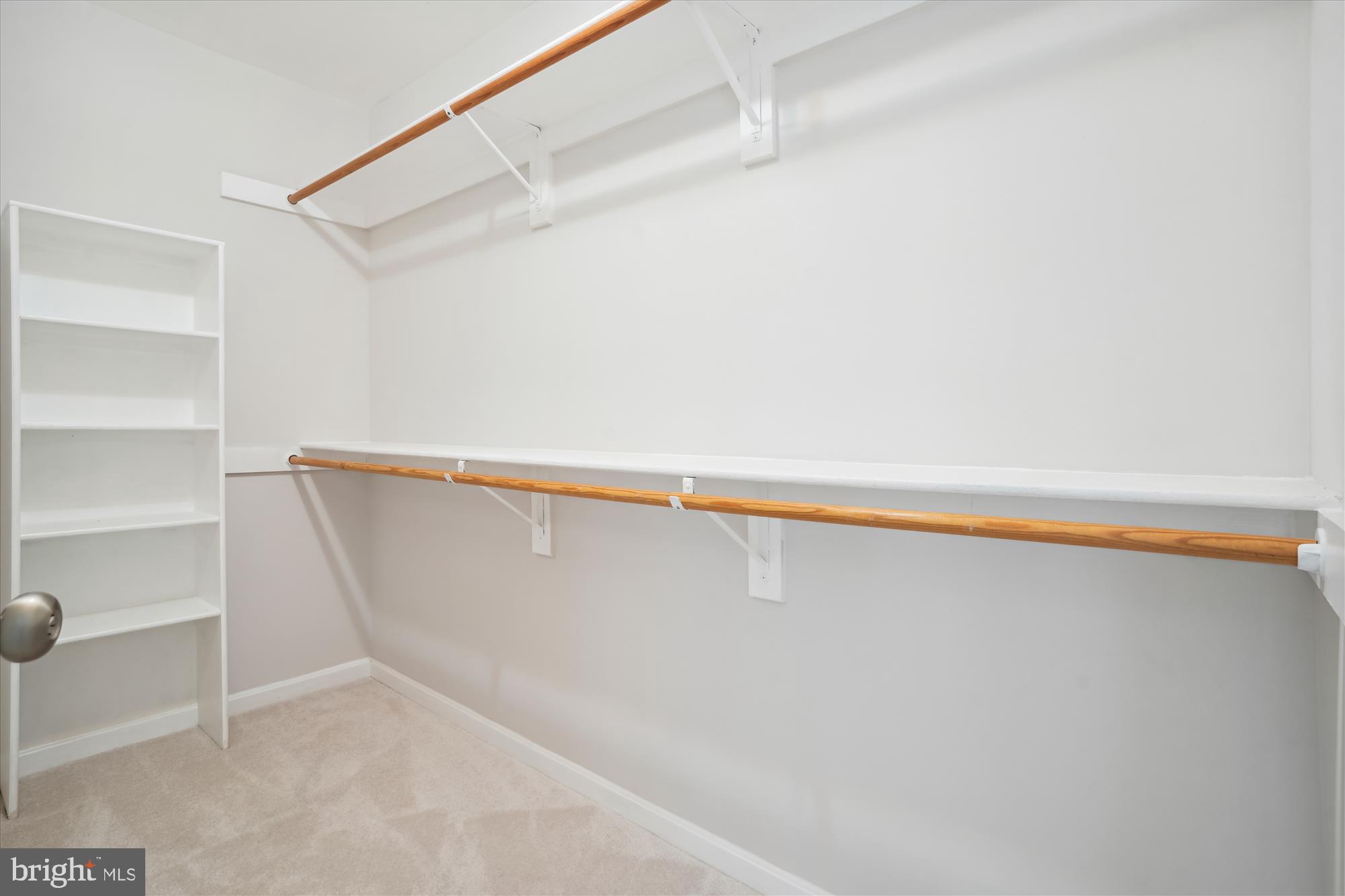 CRESTMONT TOWNHOUSES - Residential