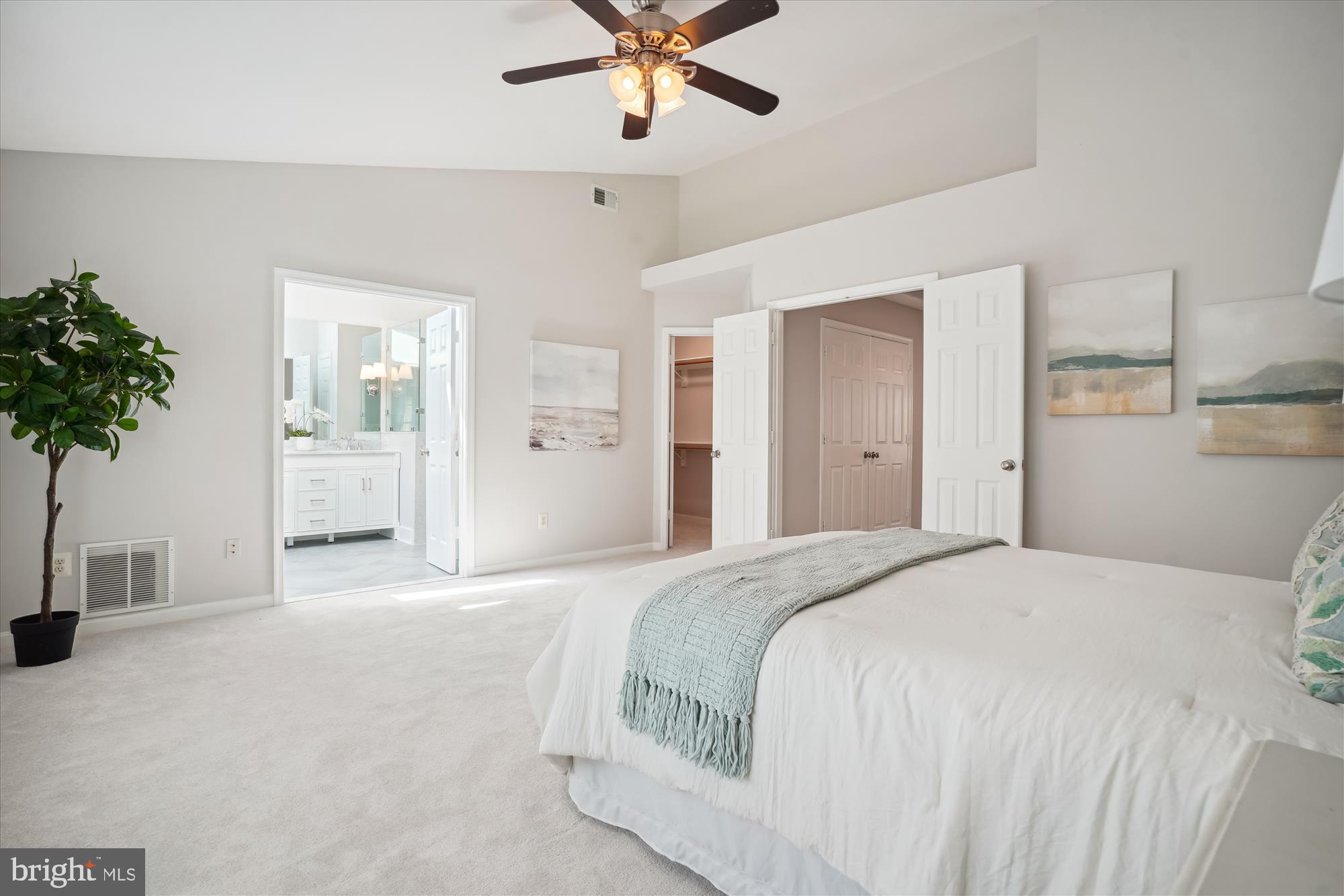 CRESTMONT TOWNHOUSES - Residential