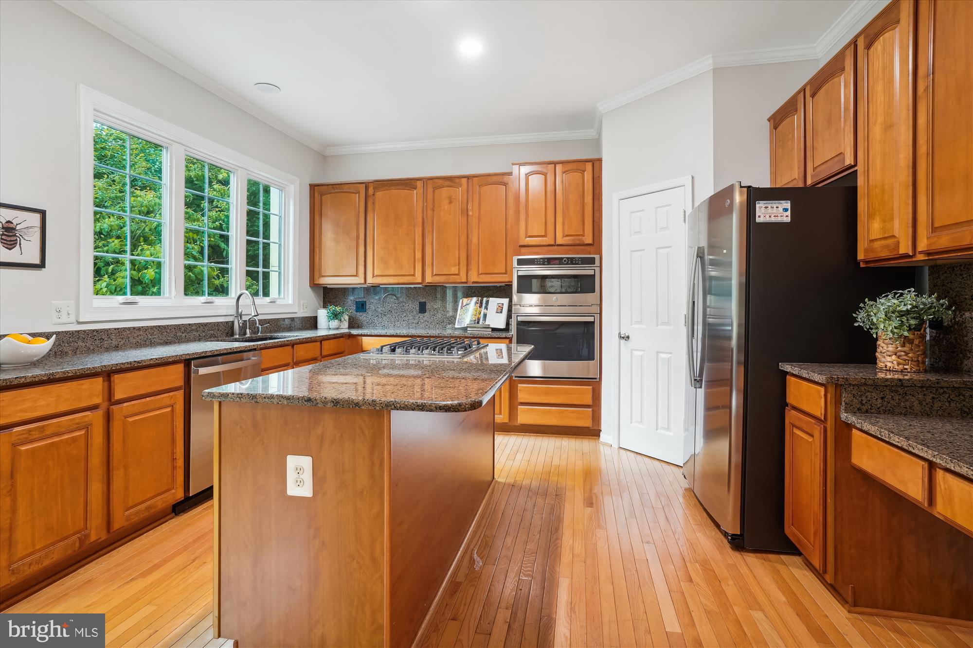 CRESTMONT TOWNHOUSES - Residential