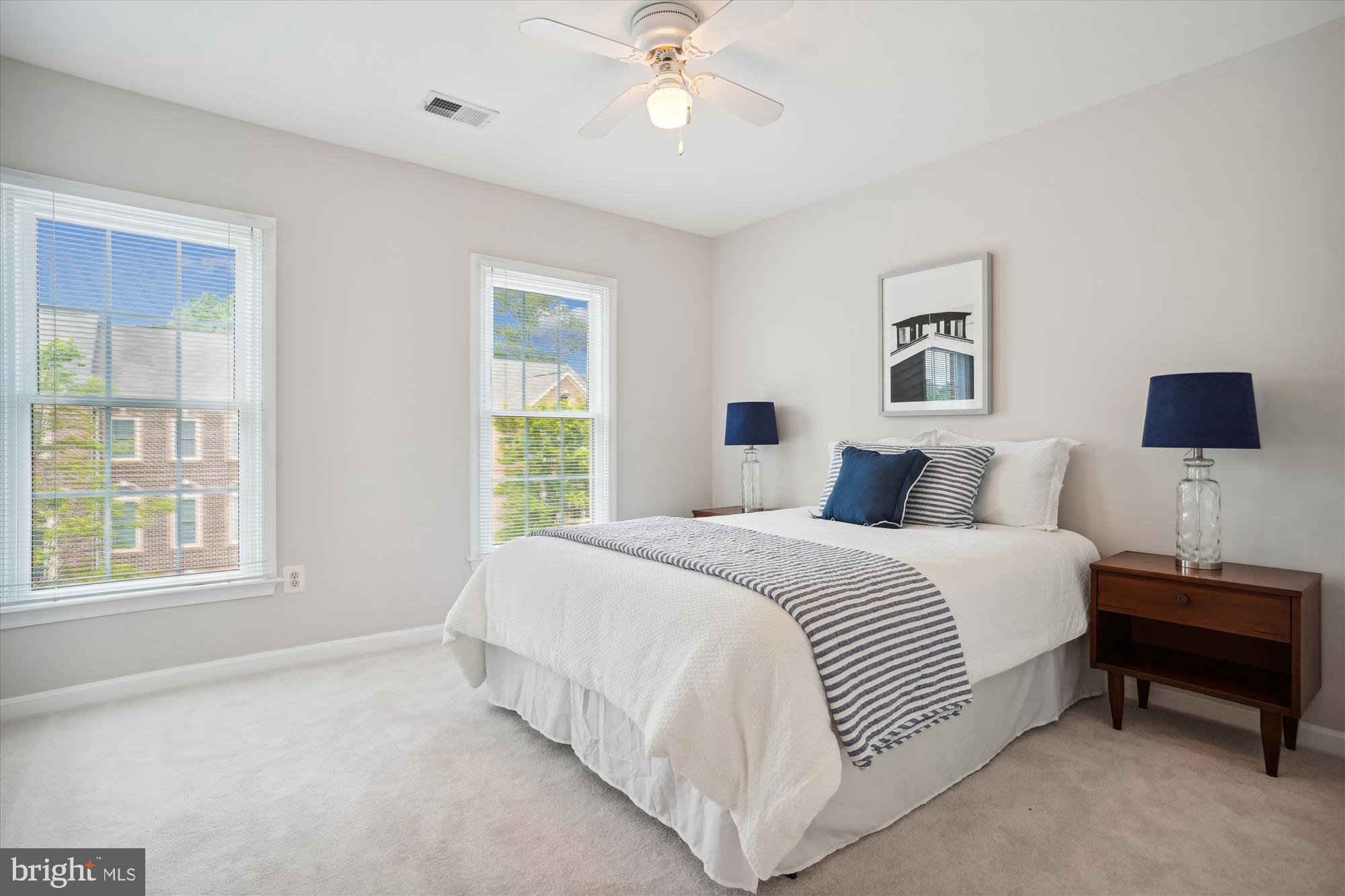 CRESTMONT TOWNHOUSES - Residential