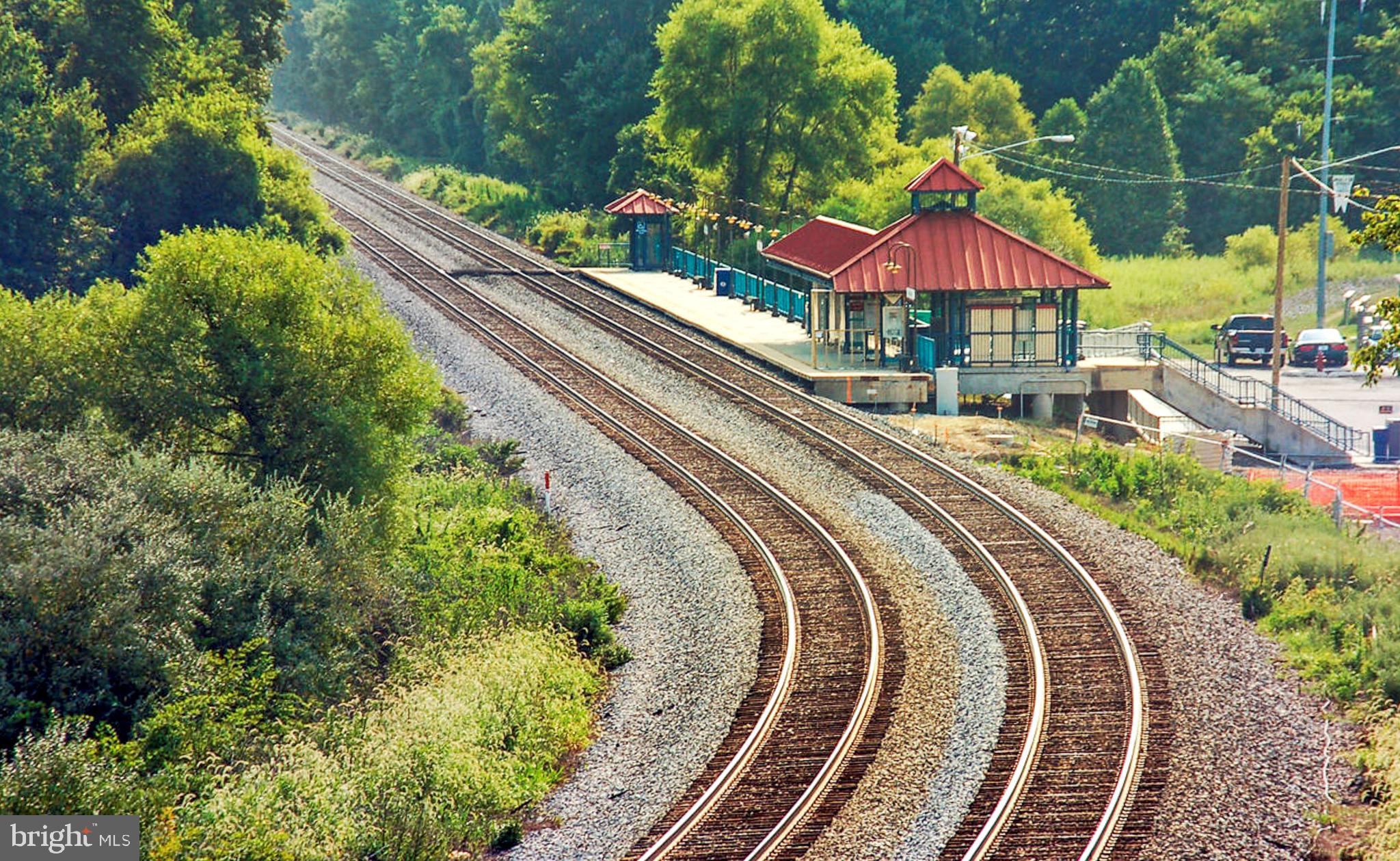 CRESTMONT TOWNHOUSES - Residential