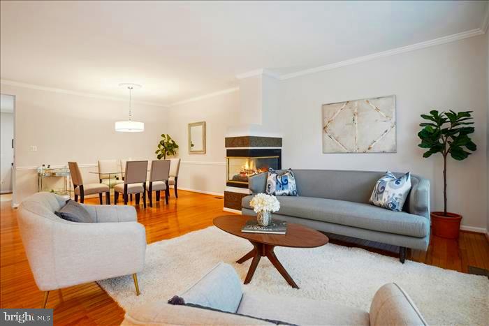 CRESTMONT TOWNHOUSES - Residential