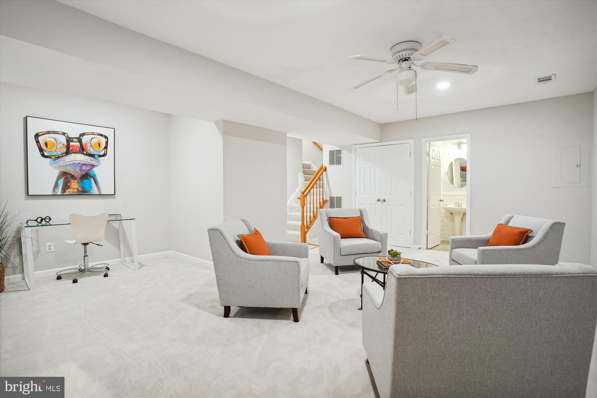 CRESTMONT TOWNHOUSES - Residential