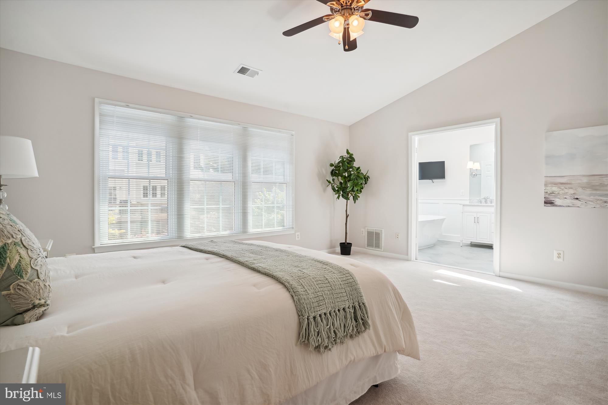 CRESTMONT TOWNHOUSES - Residential