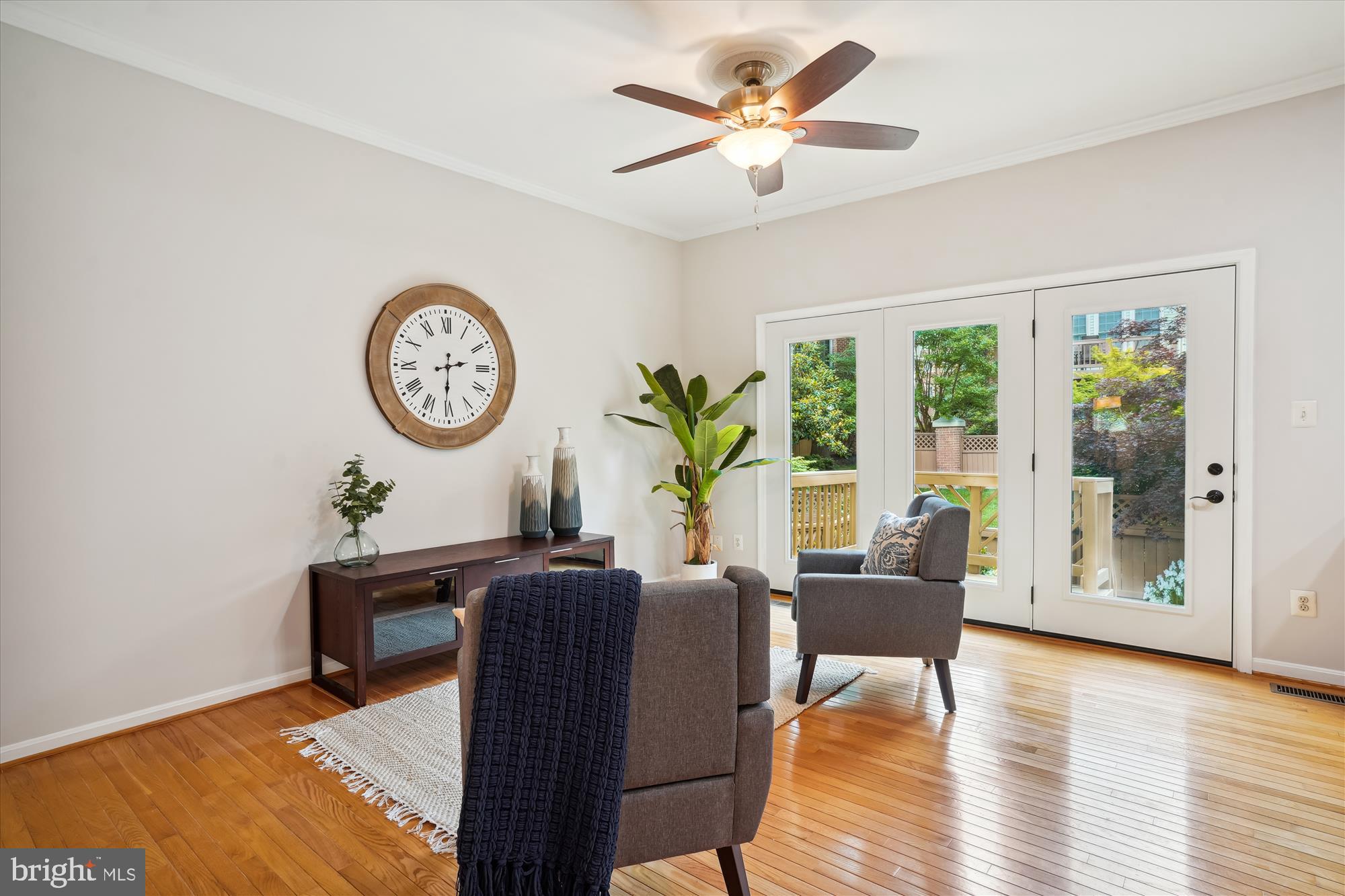 CRESTMONT TOWNHOUSES - Residential