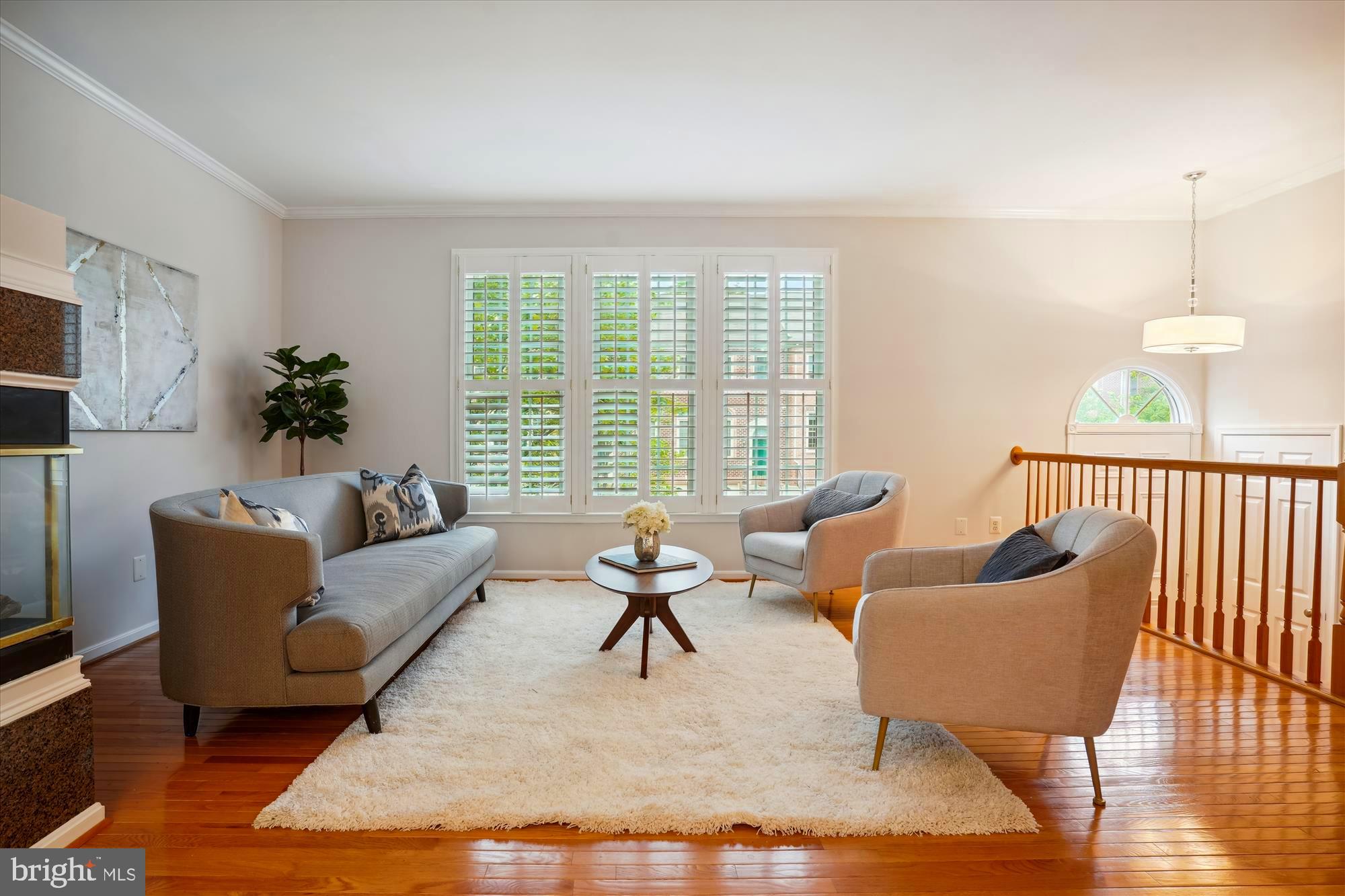 CRESTMONT TOWNHOUSES - Residential