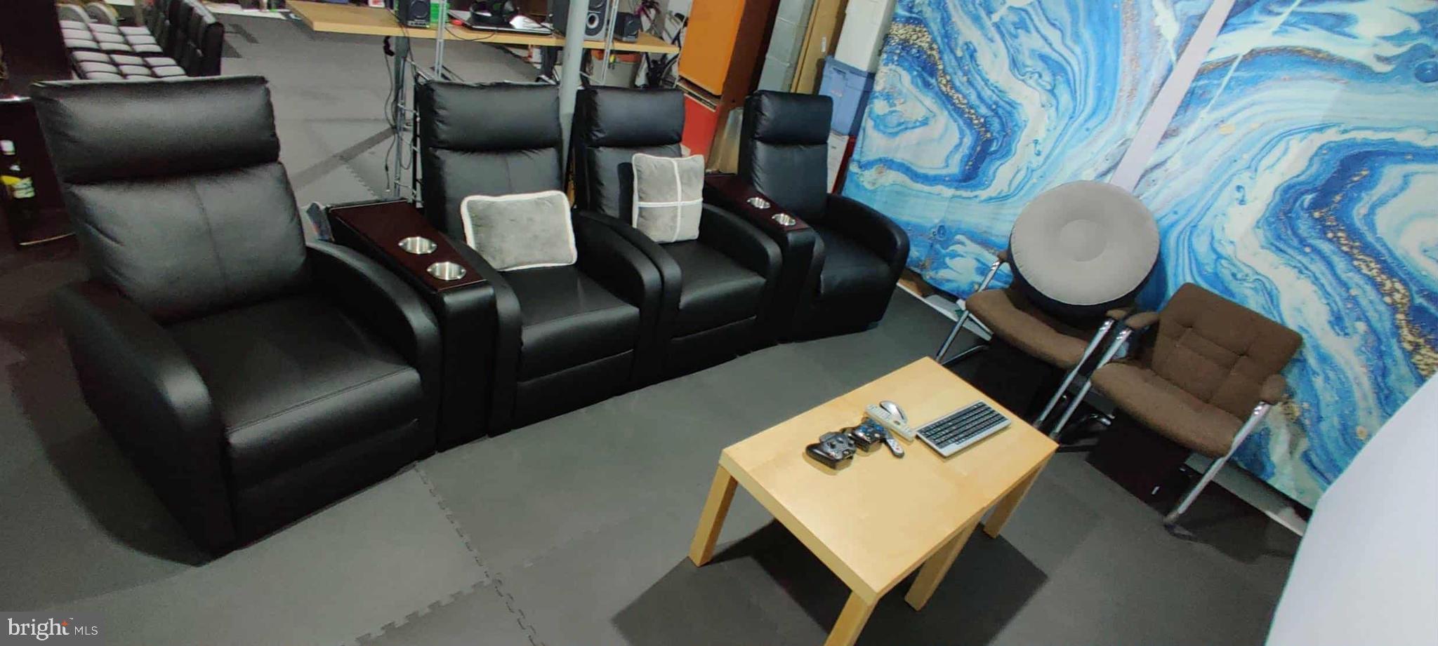 MONTGOMERY GLEN - Residential