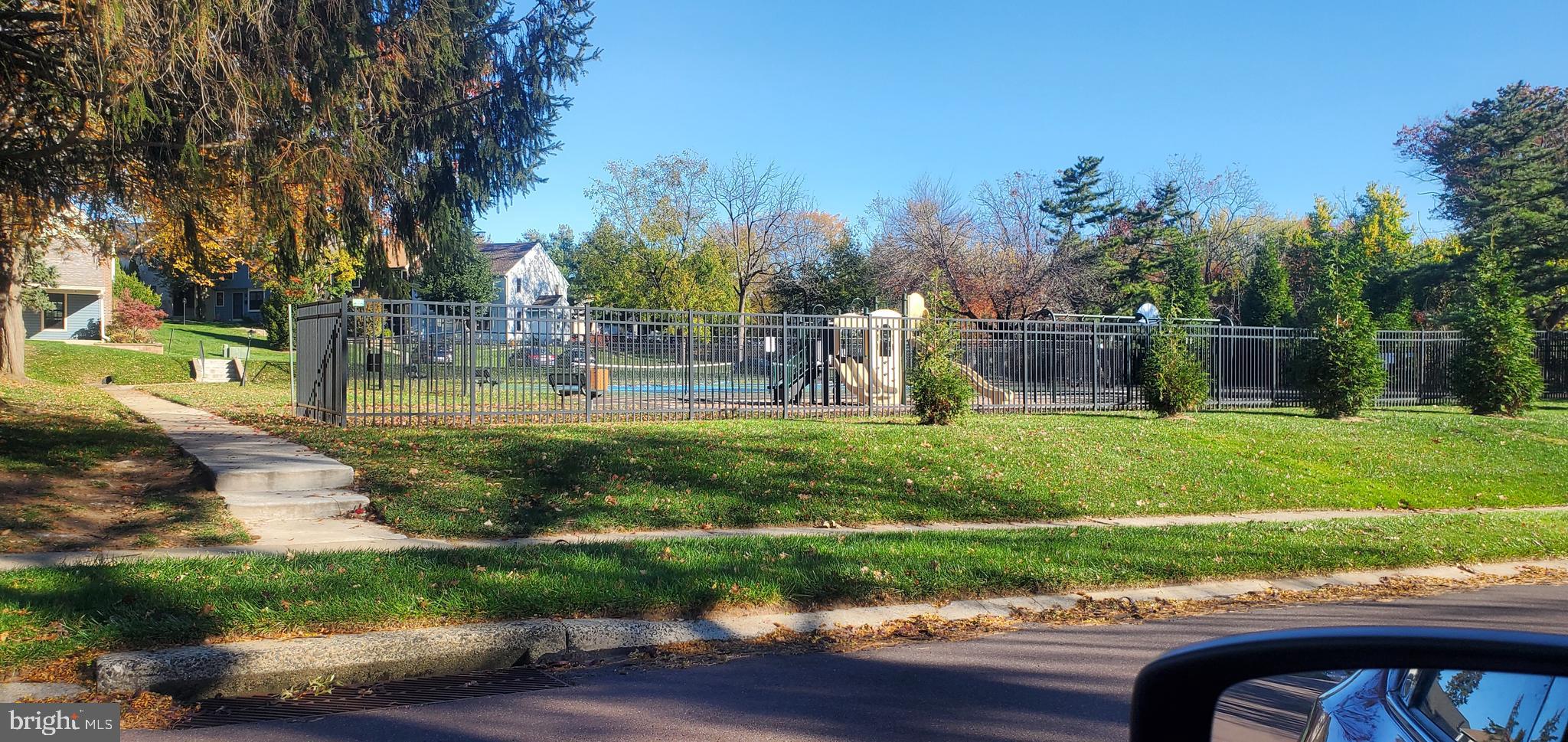 MONTGOMERY GLEN - Residential