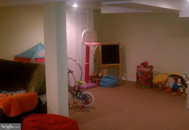 GLENMONT HILLS - Residential Lease