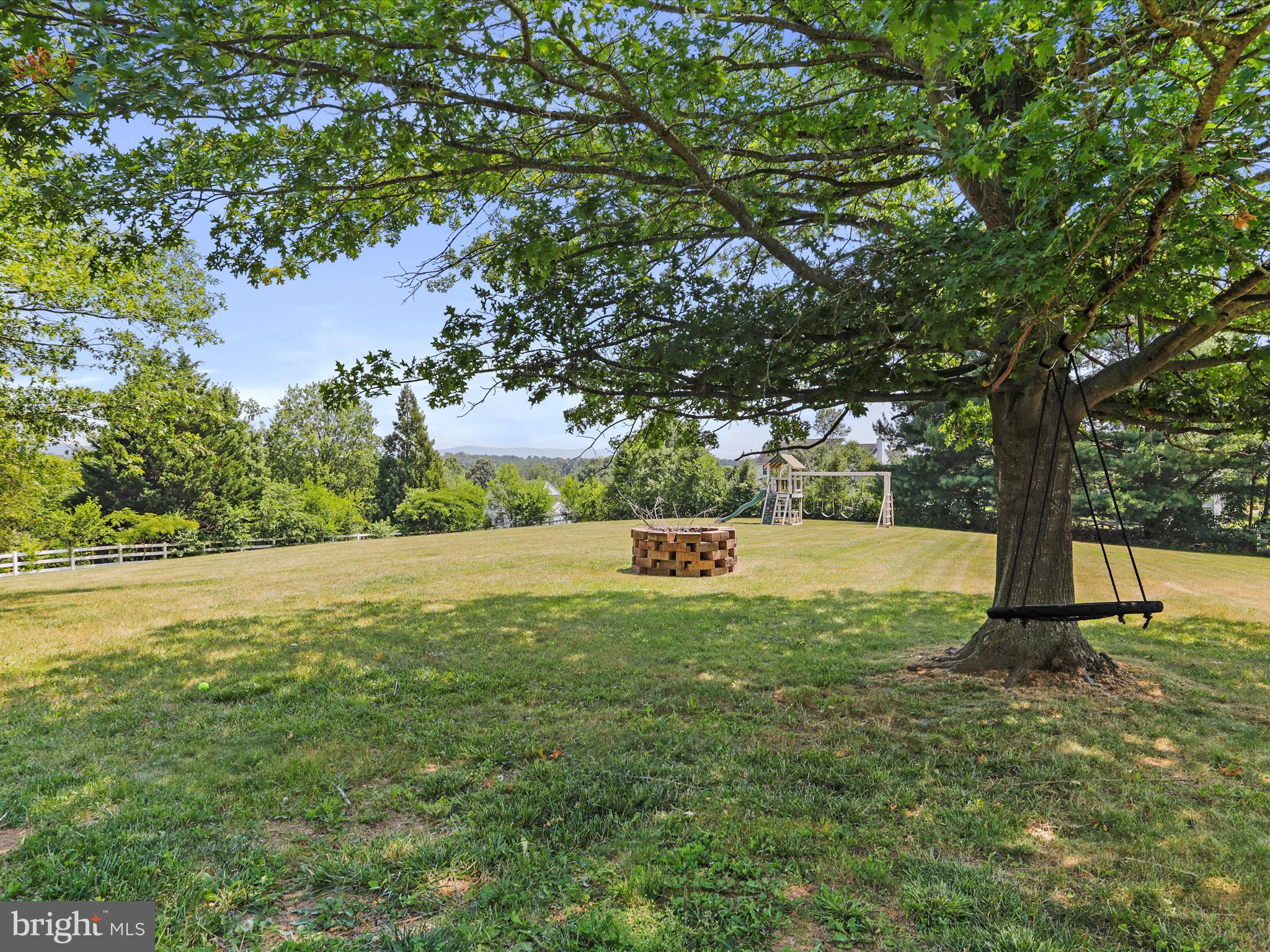 MEADOW BROOK - Residential