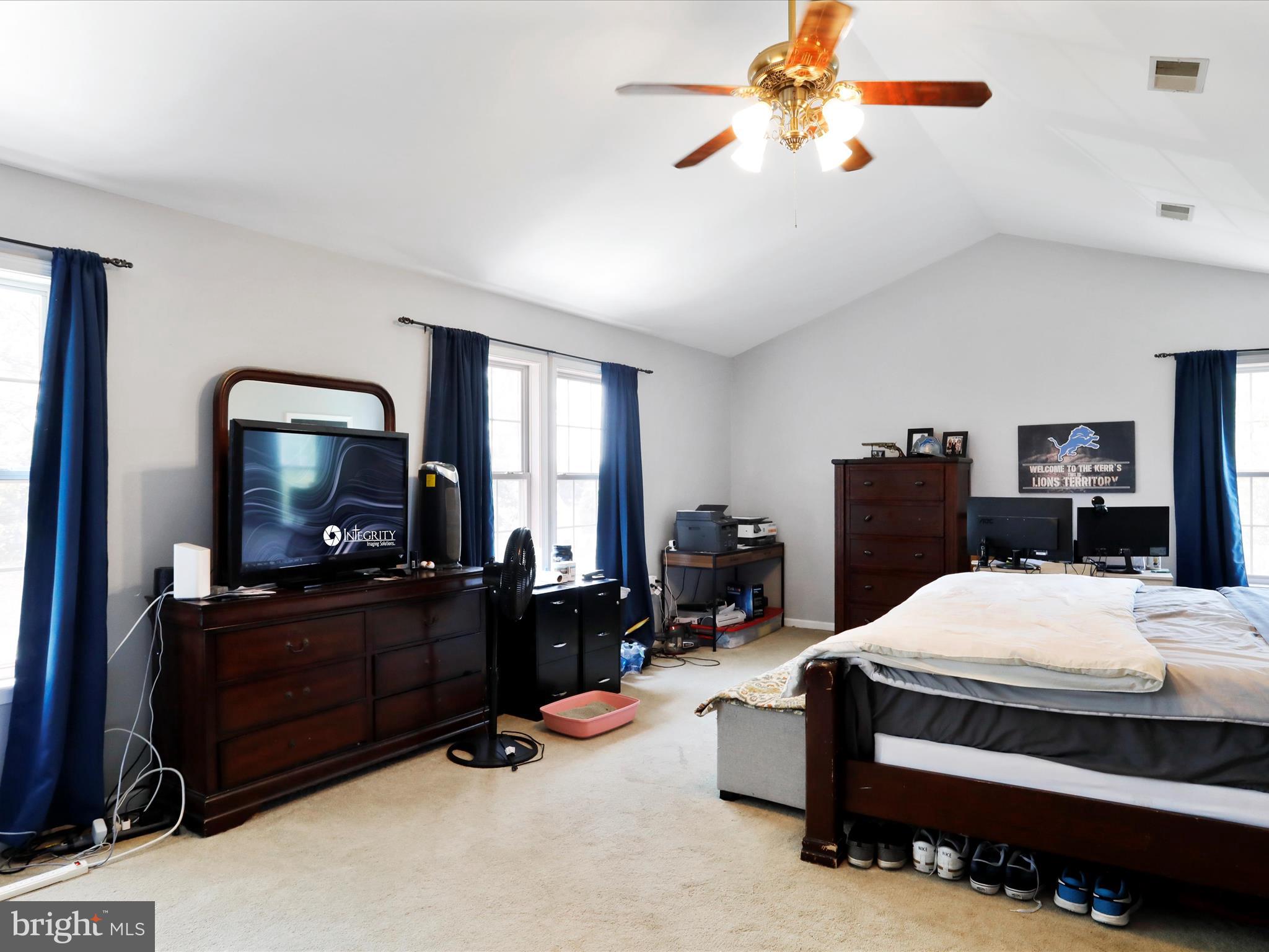 MEADOW BROOK - Residential