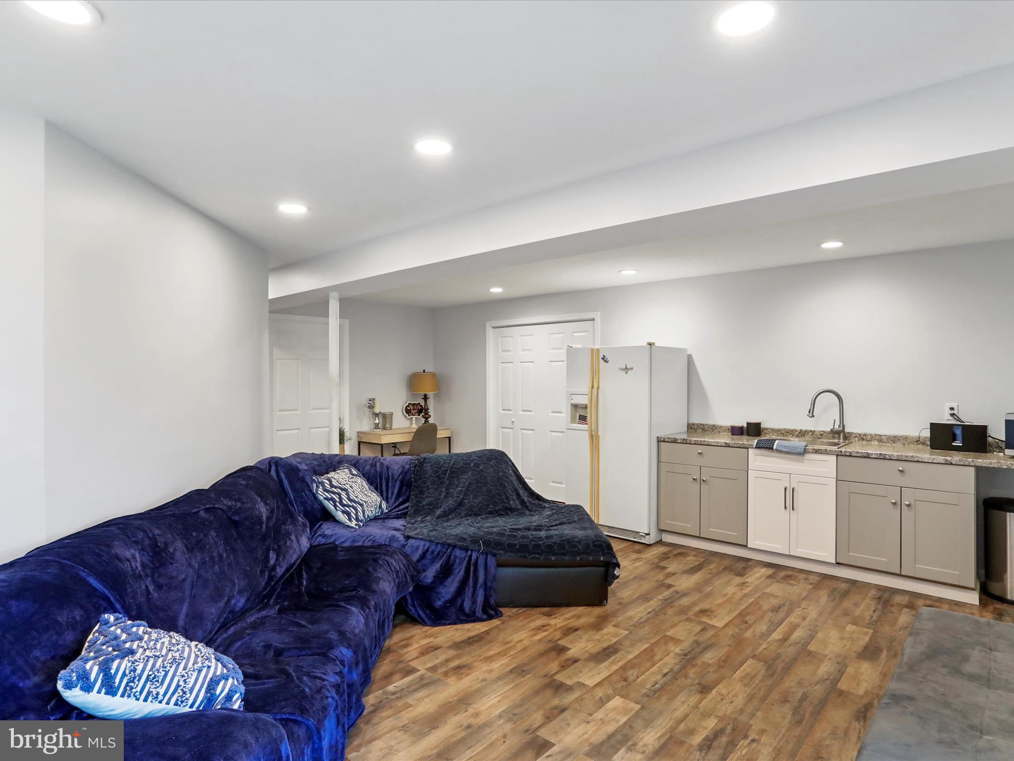 MEADOW BROOK - Residential