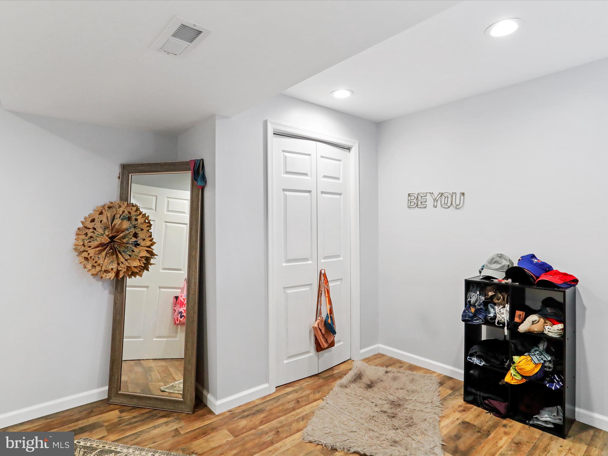 MEADOW BROOK - Residential