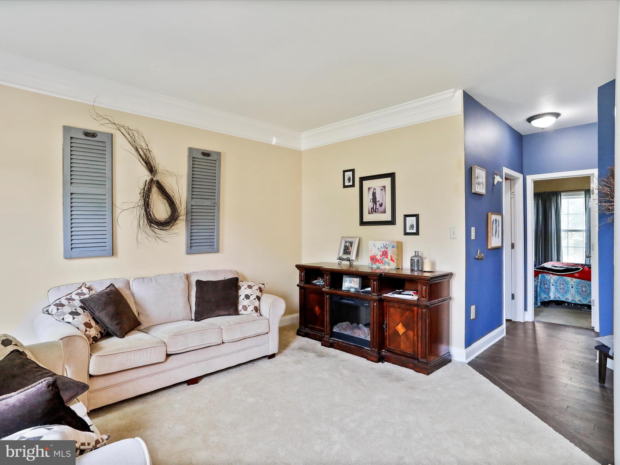 MEADOW BROOK - Residential