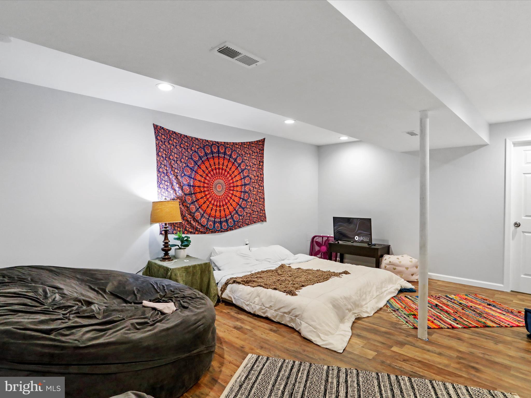 MEADOW BROOK - Residential