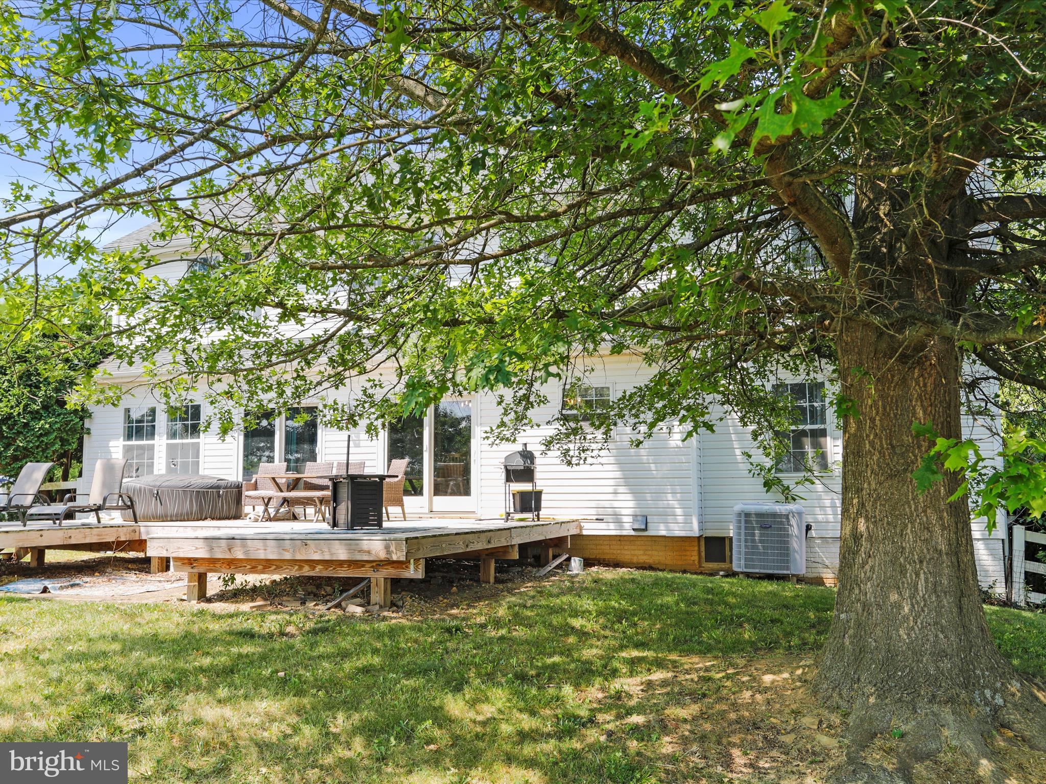 MEADOW BROOK - Residential