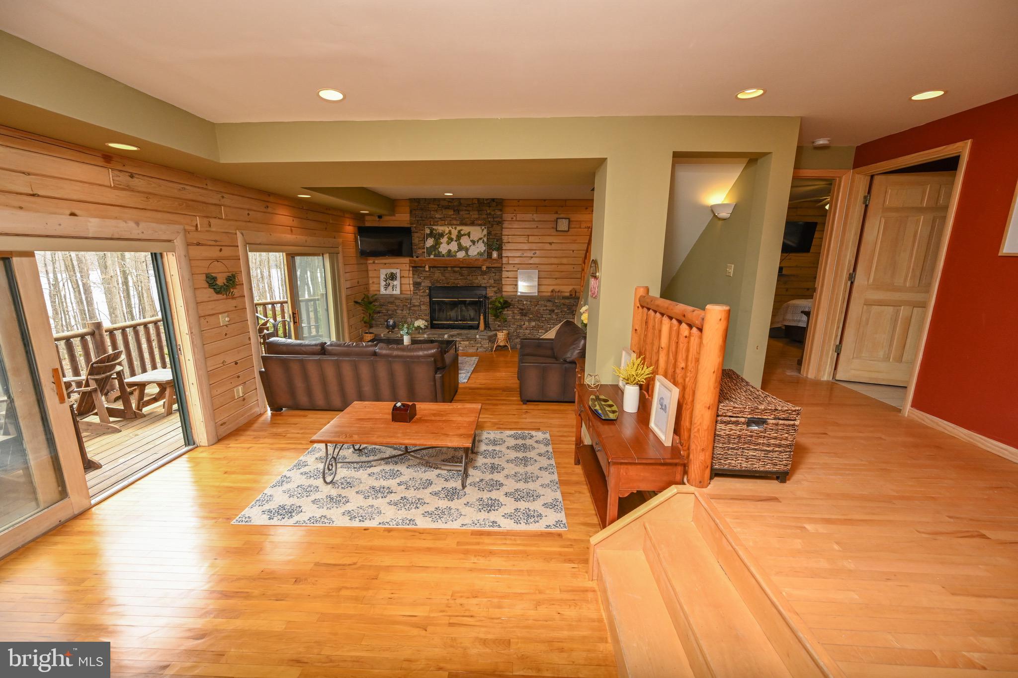 SANDY SHORES - Residential