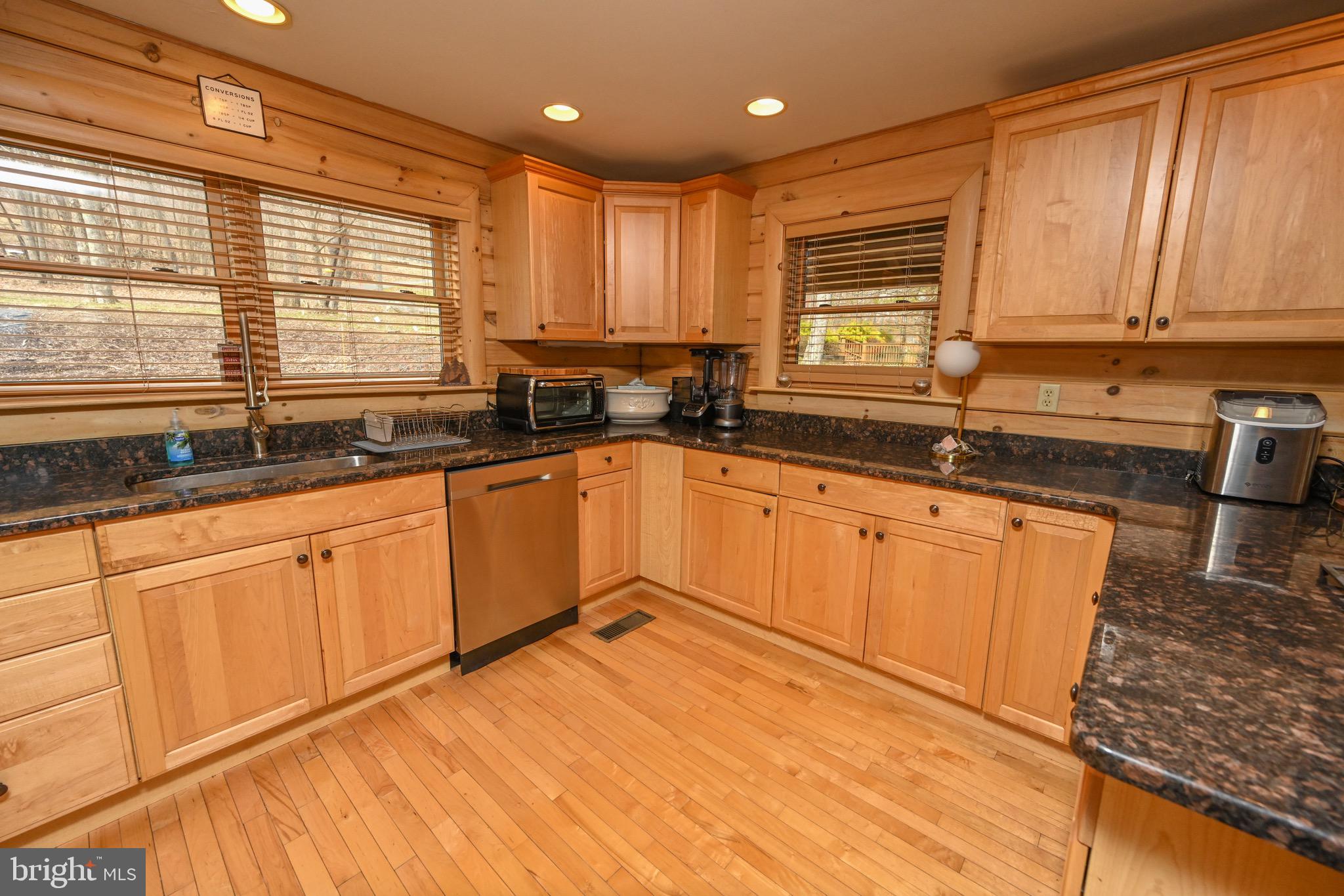 SANDY SHORES - Residential