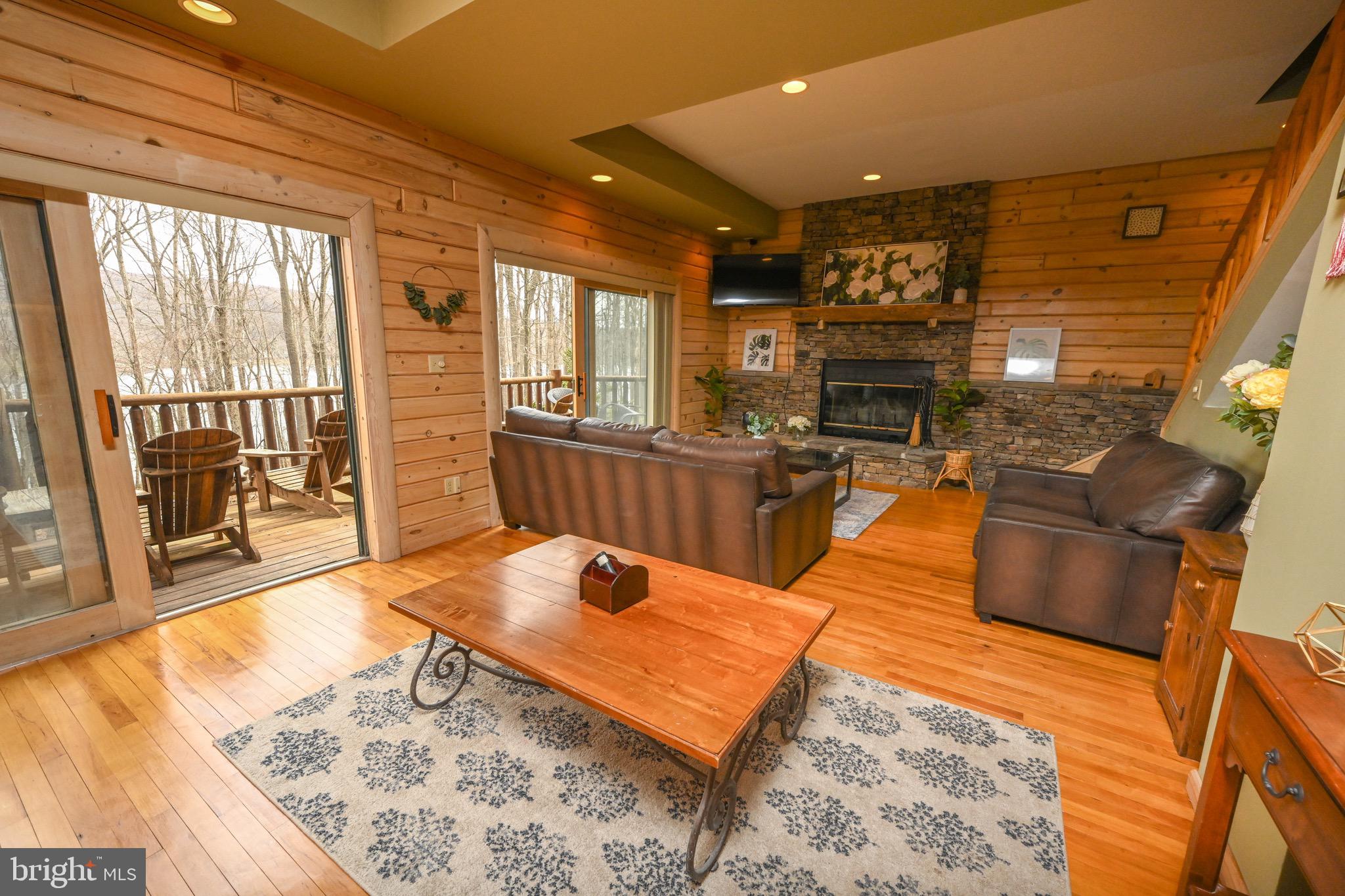 SANDY SHORES - Residential