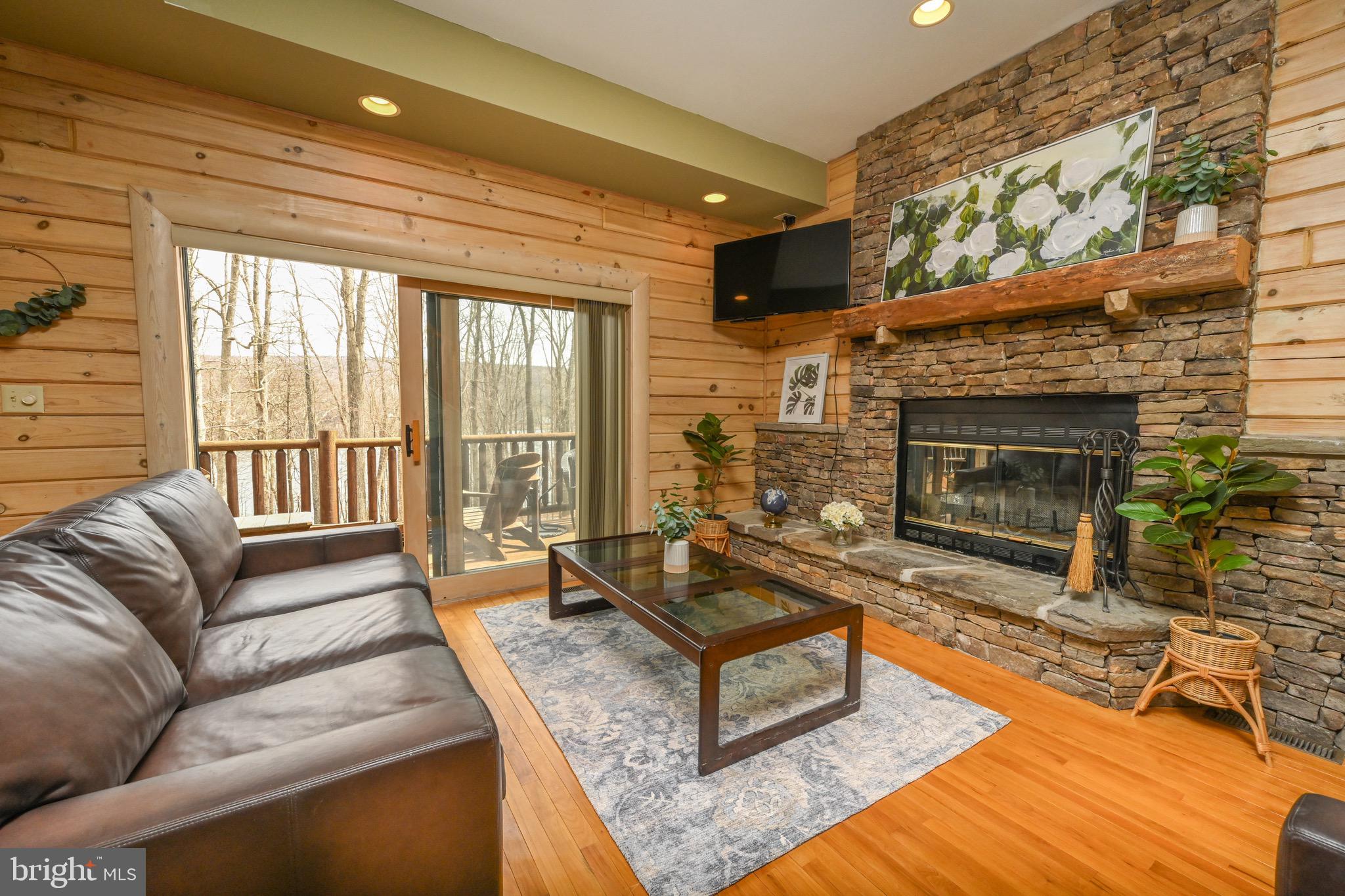 SANDY SHORES - Residential