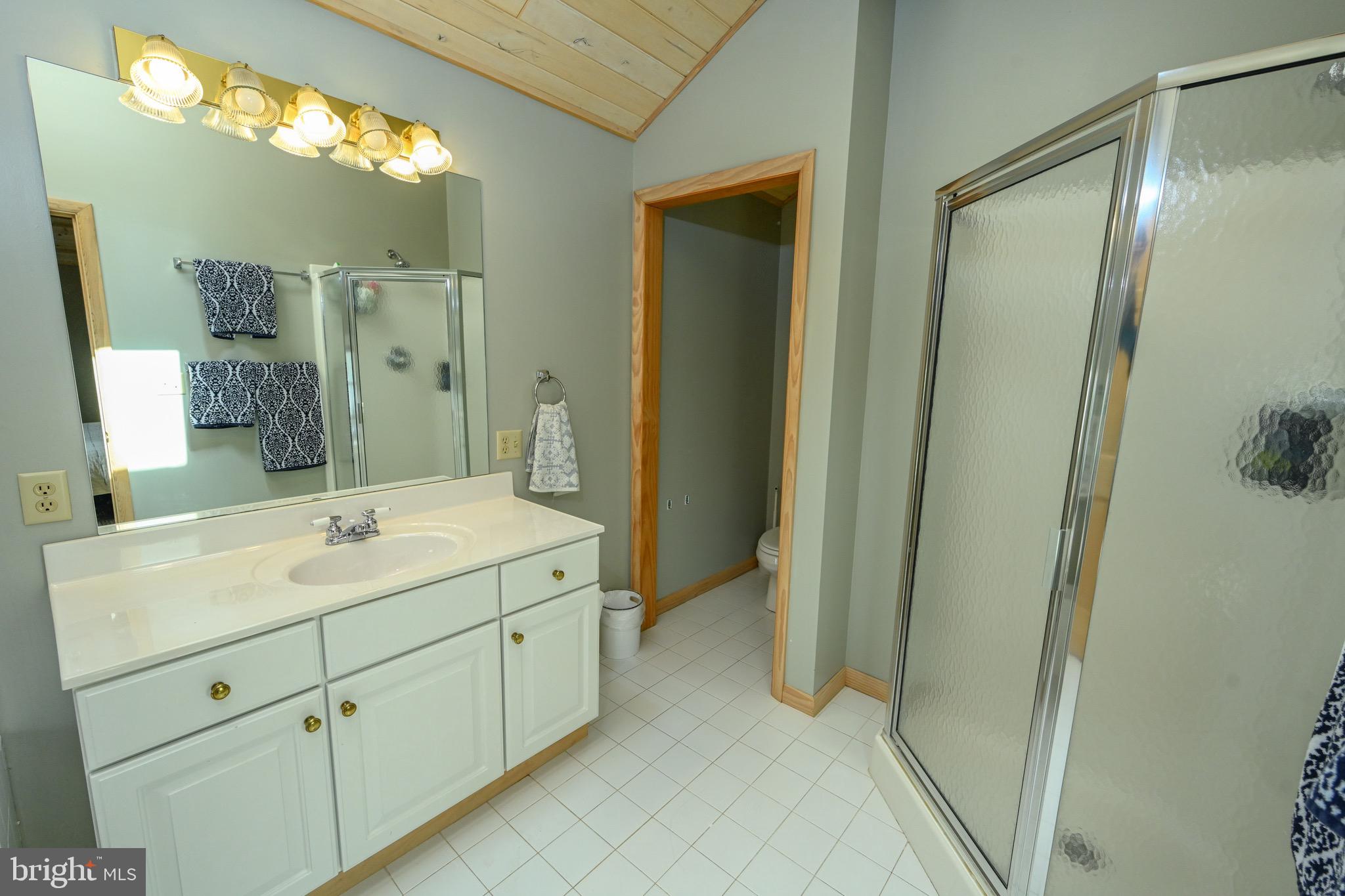 SANDY SHORES - Residential