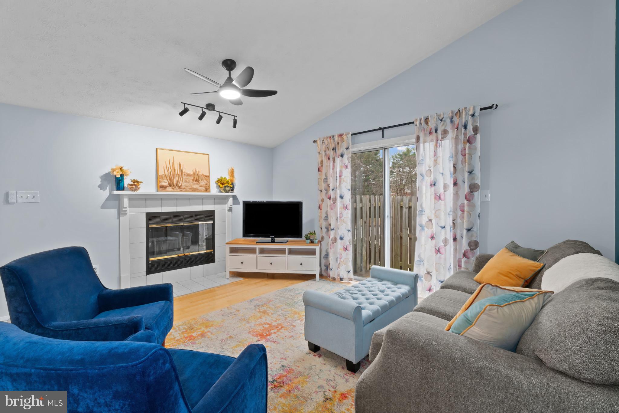 7172 ATTIC WINDOW WAY