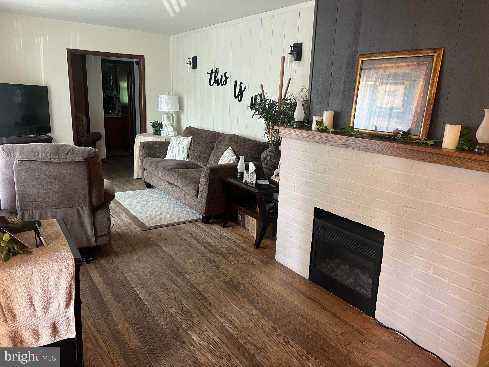 CRESTVIEW MANOR - Residential