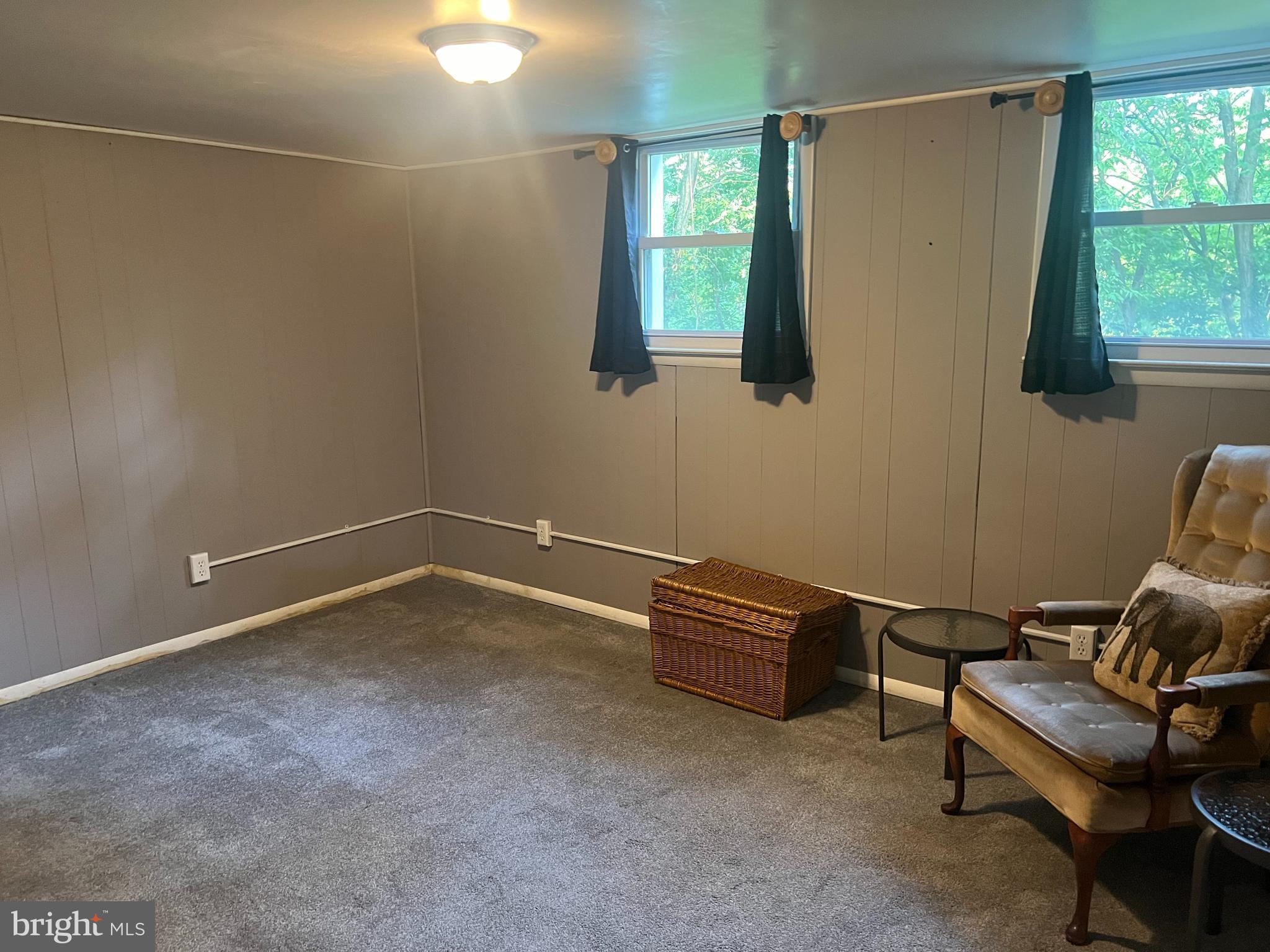 CRESTVIEW MANOR - Residential