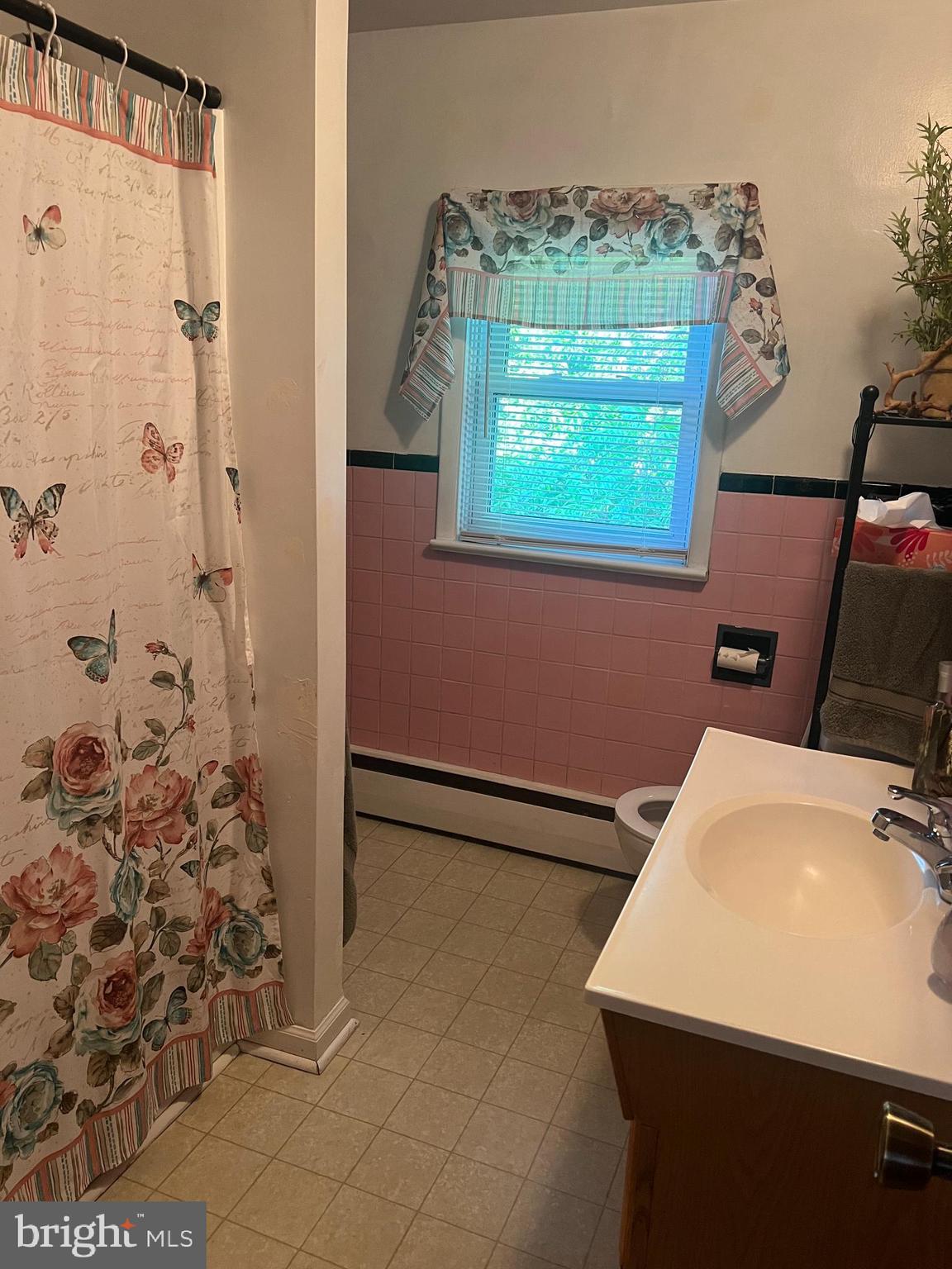 CRESTVIEW MANOR - Residential